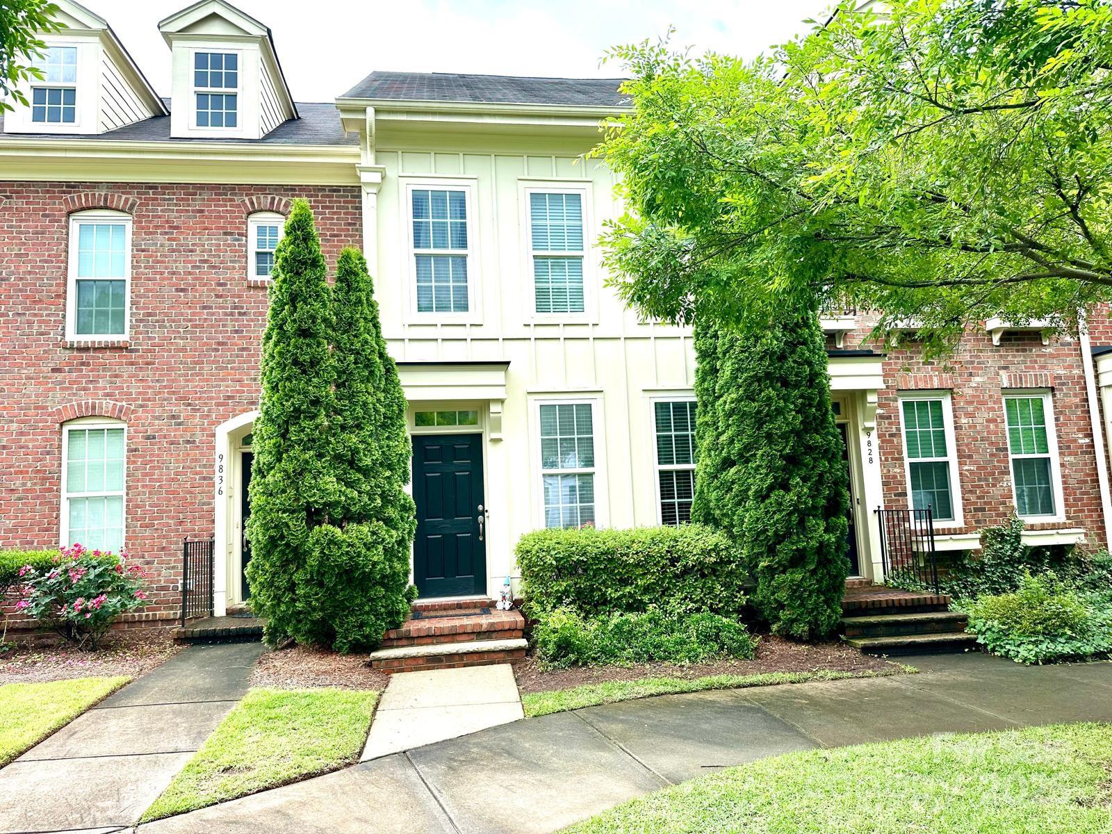 Cedar Walk, Charlotte Community