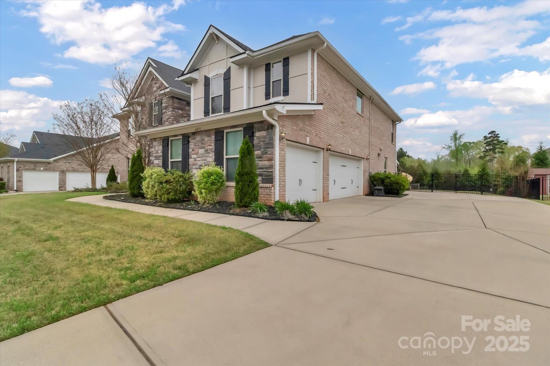 Property image 2 at 4071 Thames Circle, Fort Mill, SC 29715