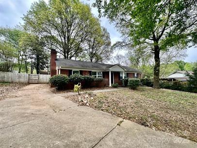 Property image 3 at 8205 Meadowind Circle, Charlotte, NC 28226