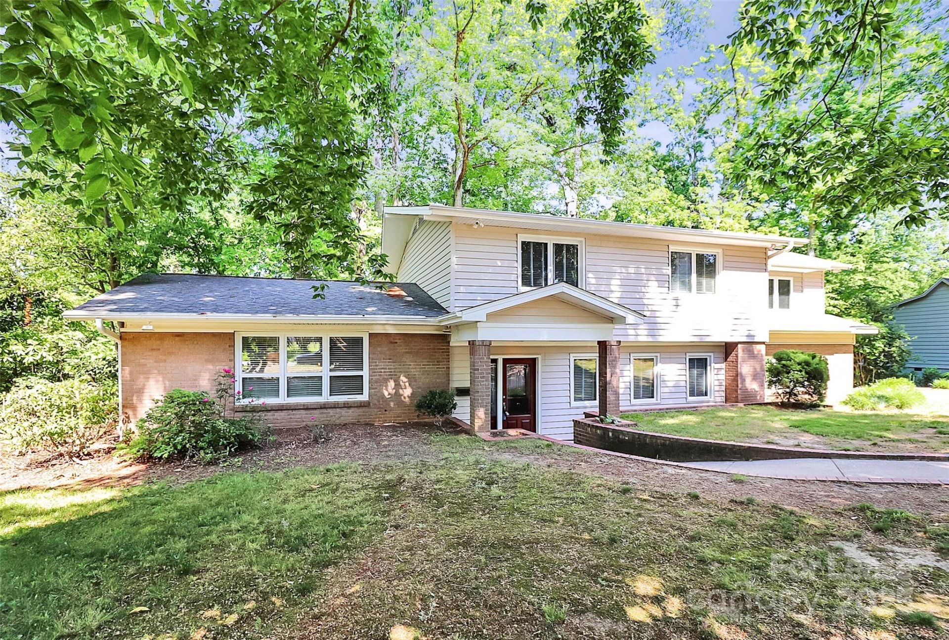 2619 Inverness Road