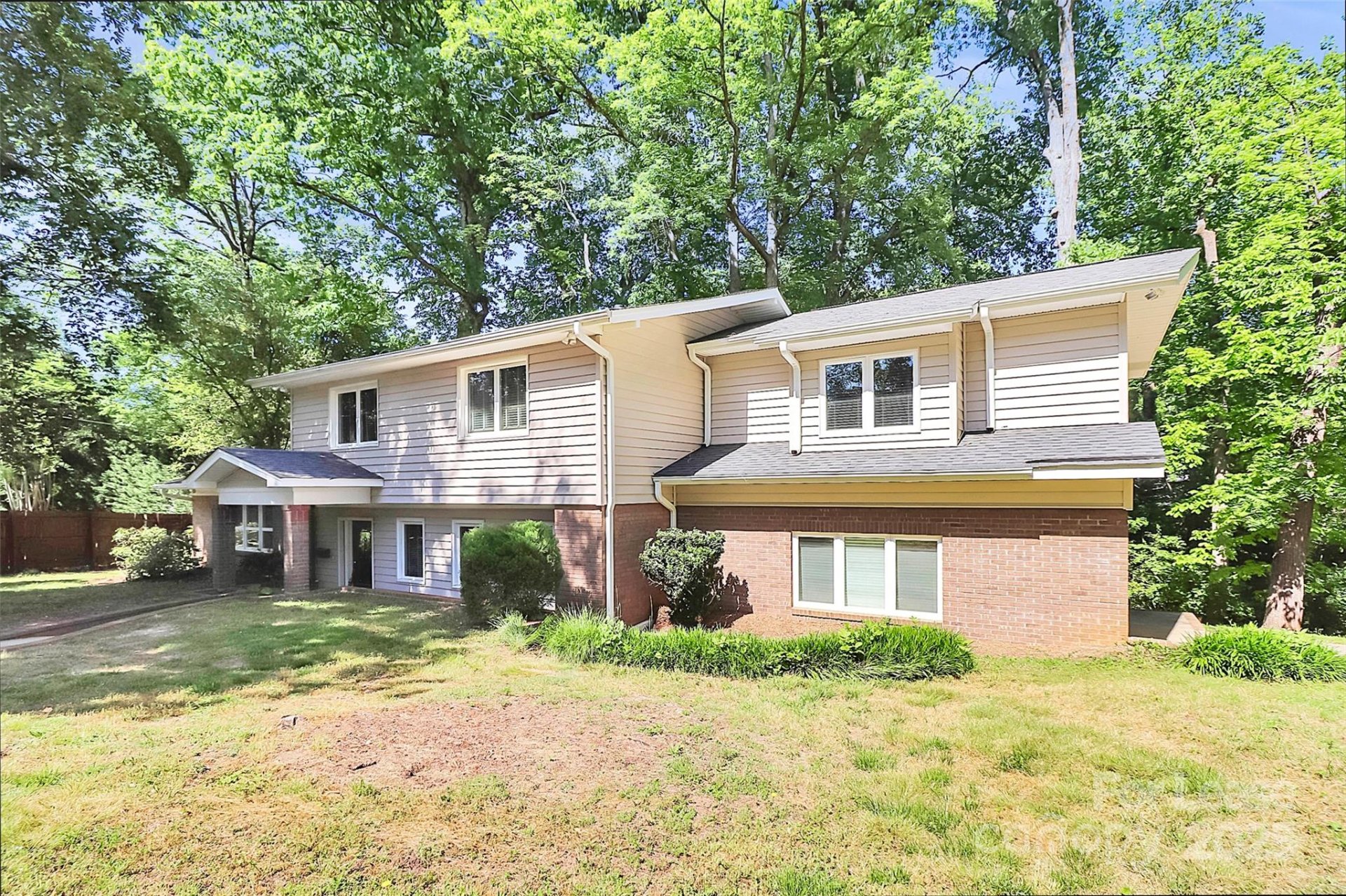 Property image 3 at 2619 Inverness Road, Charlotte, NC 28209