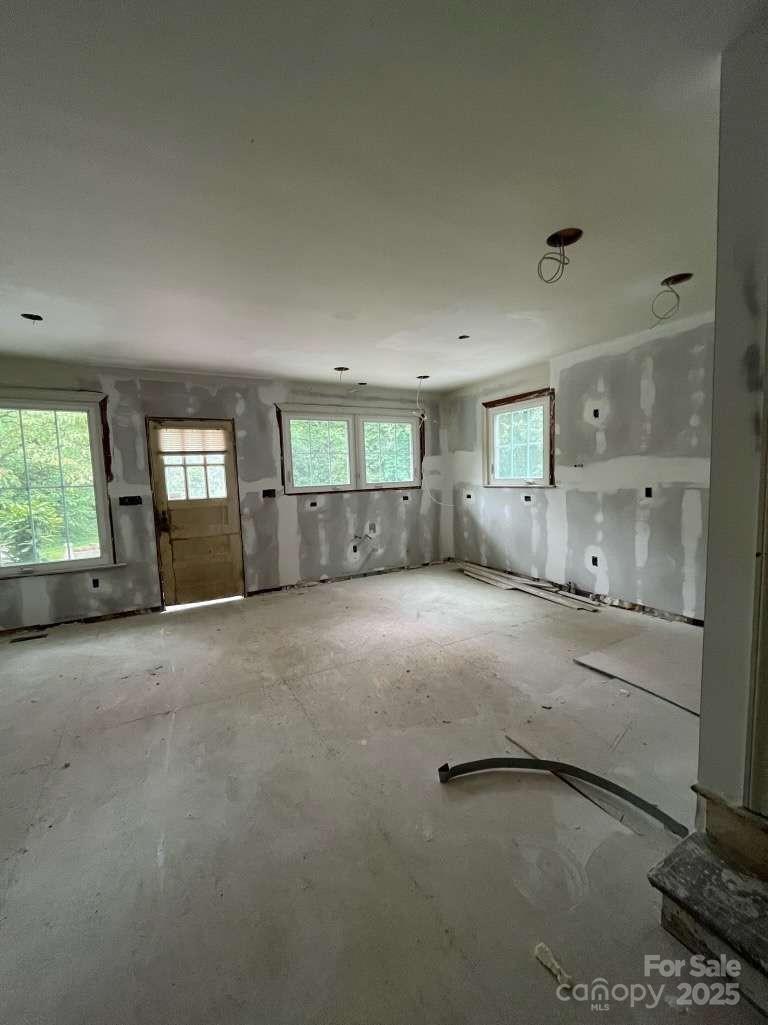 Property image 5 at 411 Woodlawn Avenue, Gastonia, NC 28052