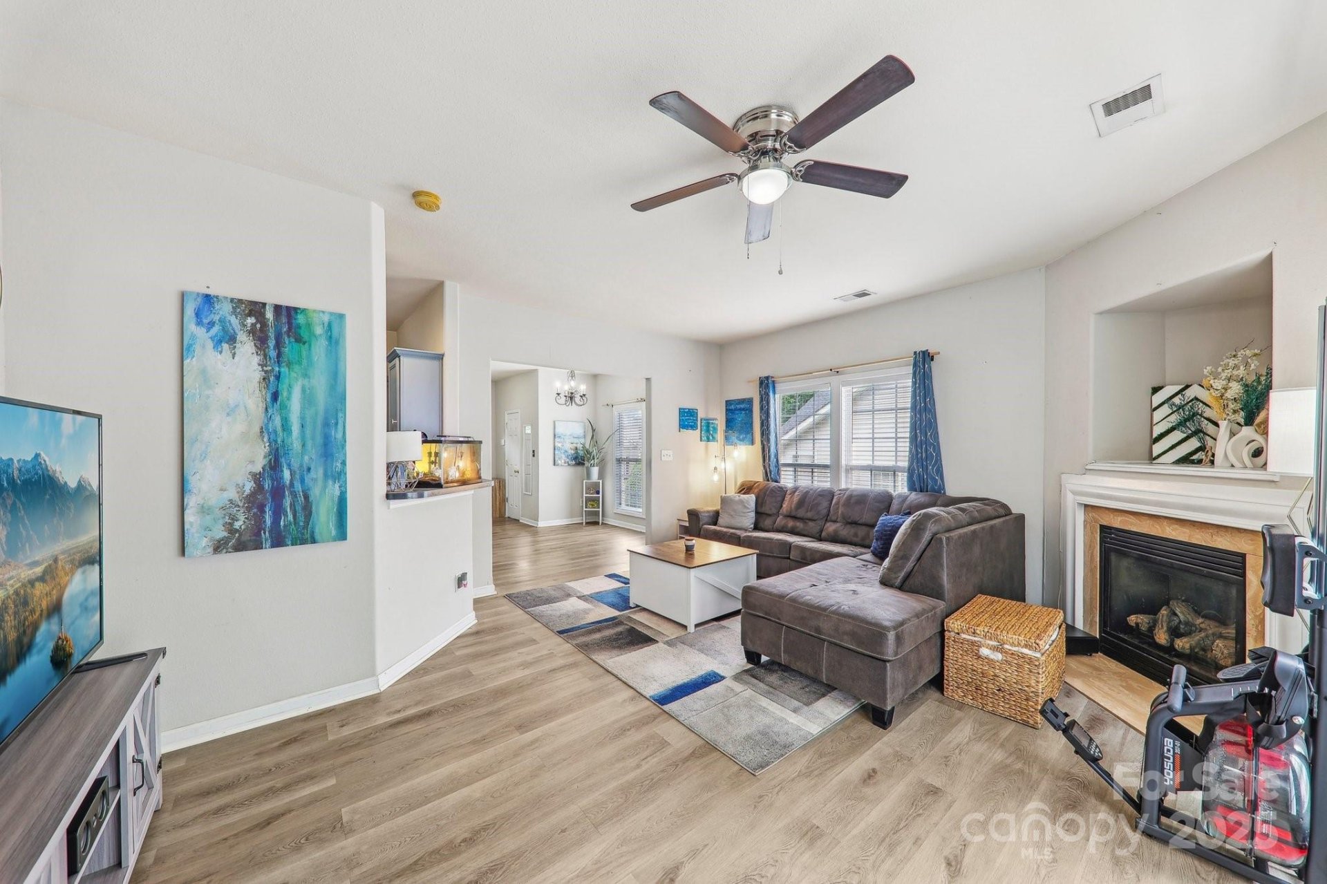 Property image 4 at 8259 Carob Tree Lane, Charlotte, NC 28215