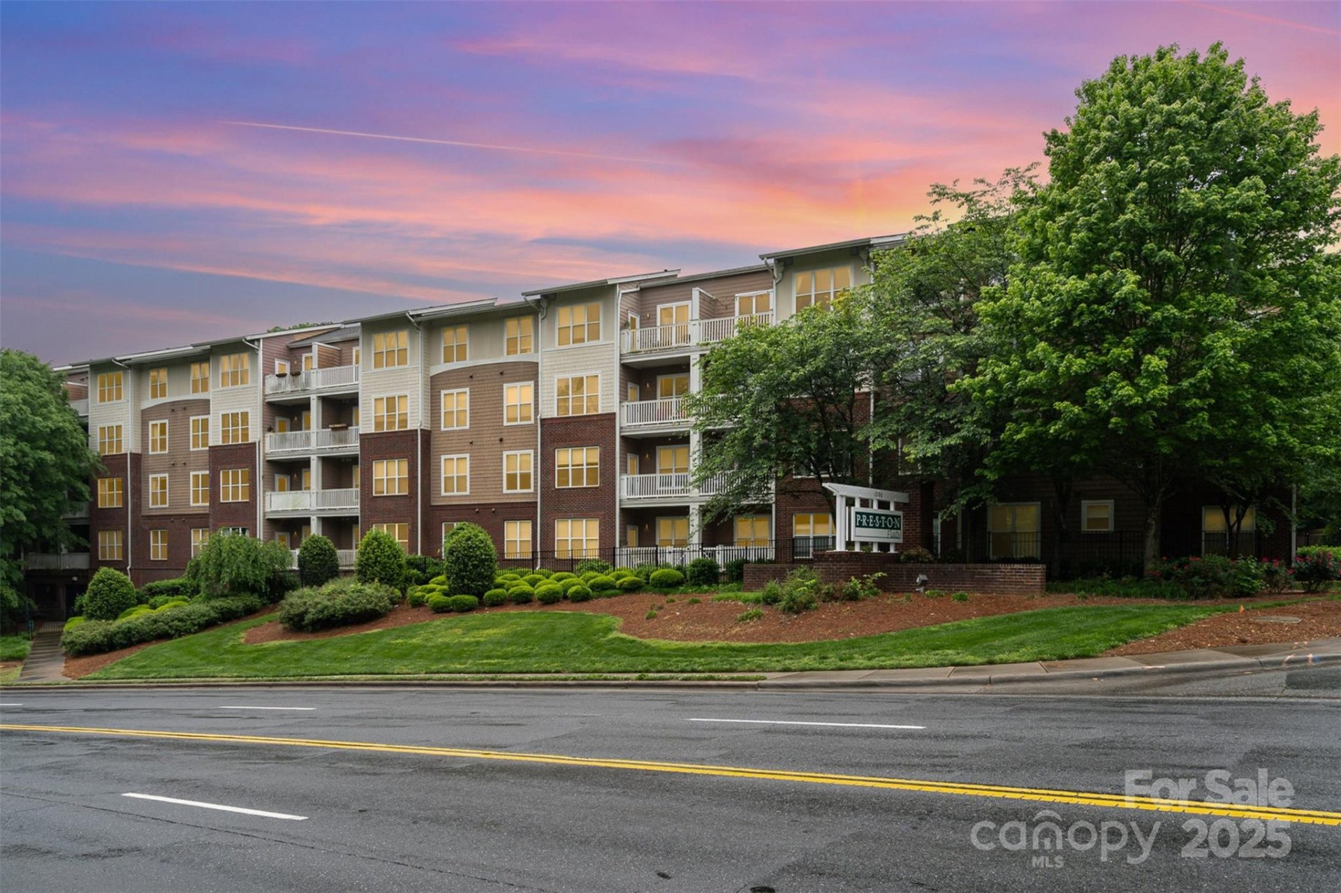 1000 E Woodlawn Road