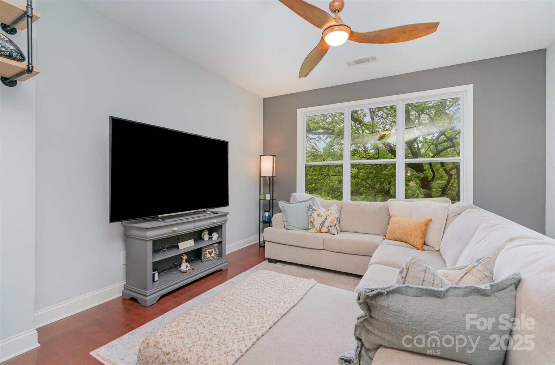 Property image 5 at 1000 E Woodlawn Road, Charlotte, NC 28209