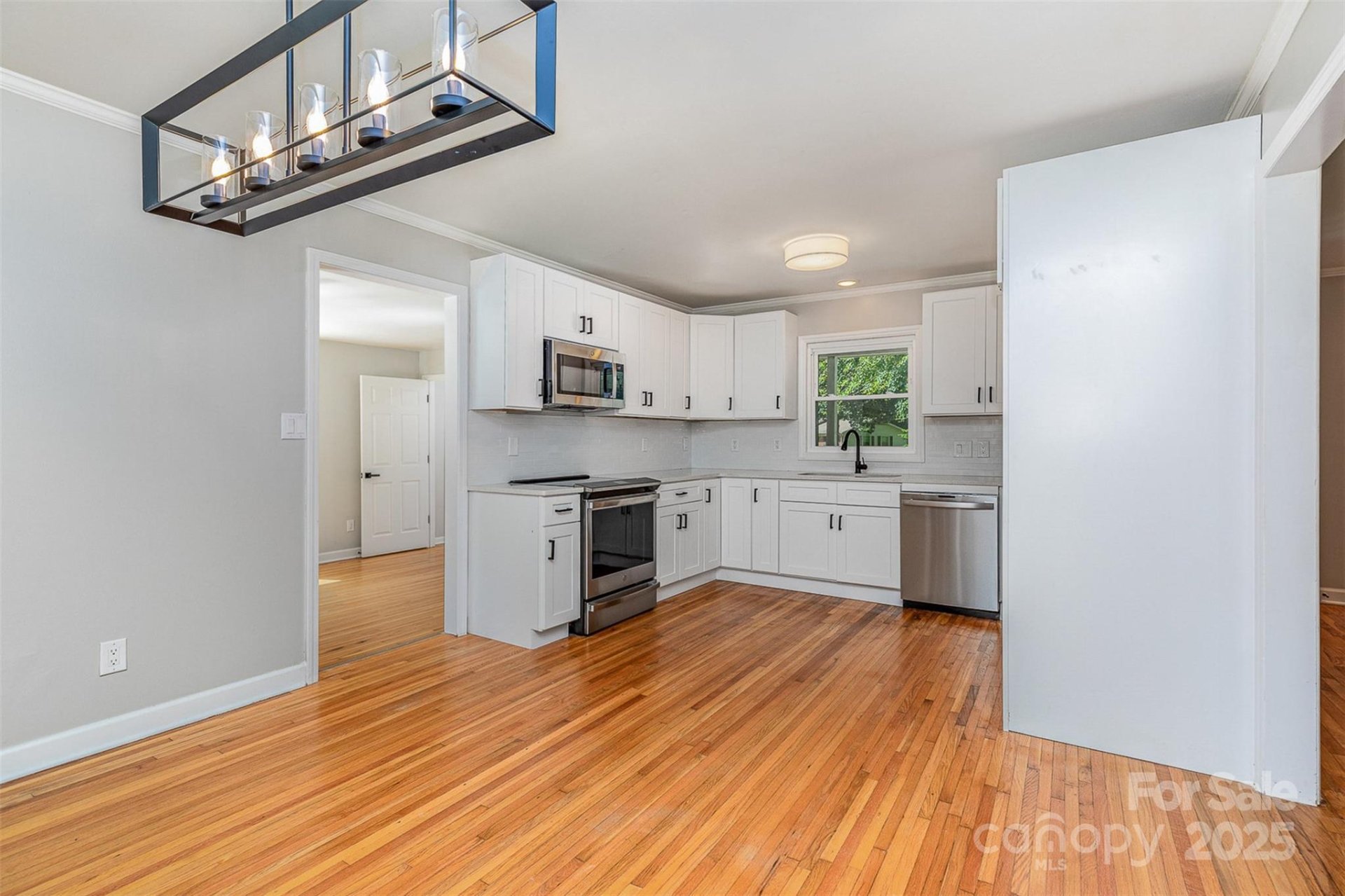 Property image 5 at 6007 Charing Place, Charlotte, NC 28211