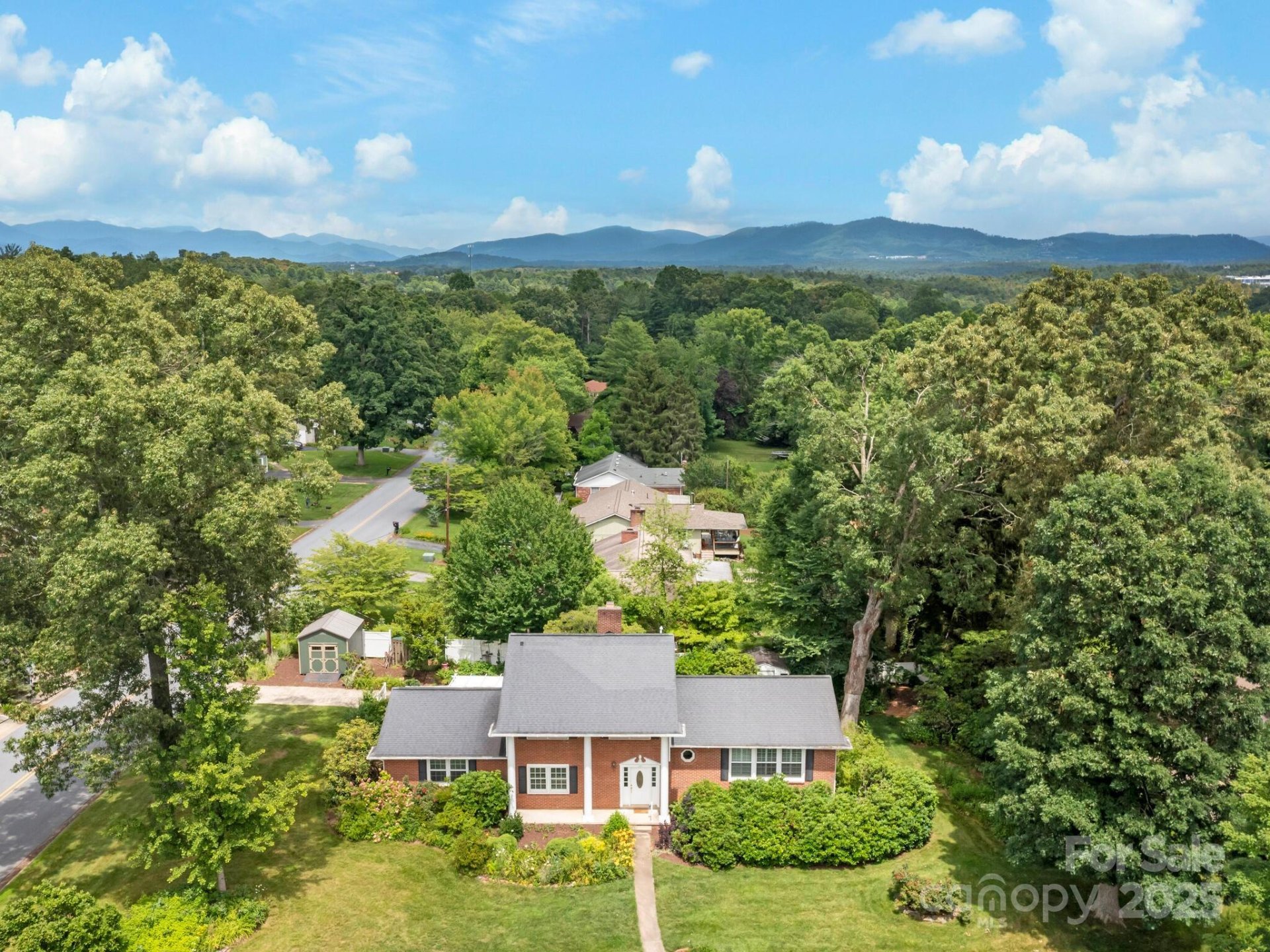 Bent Creek, Asheville Community