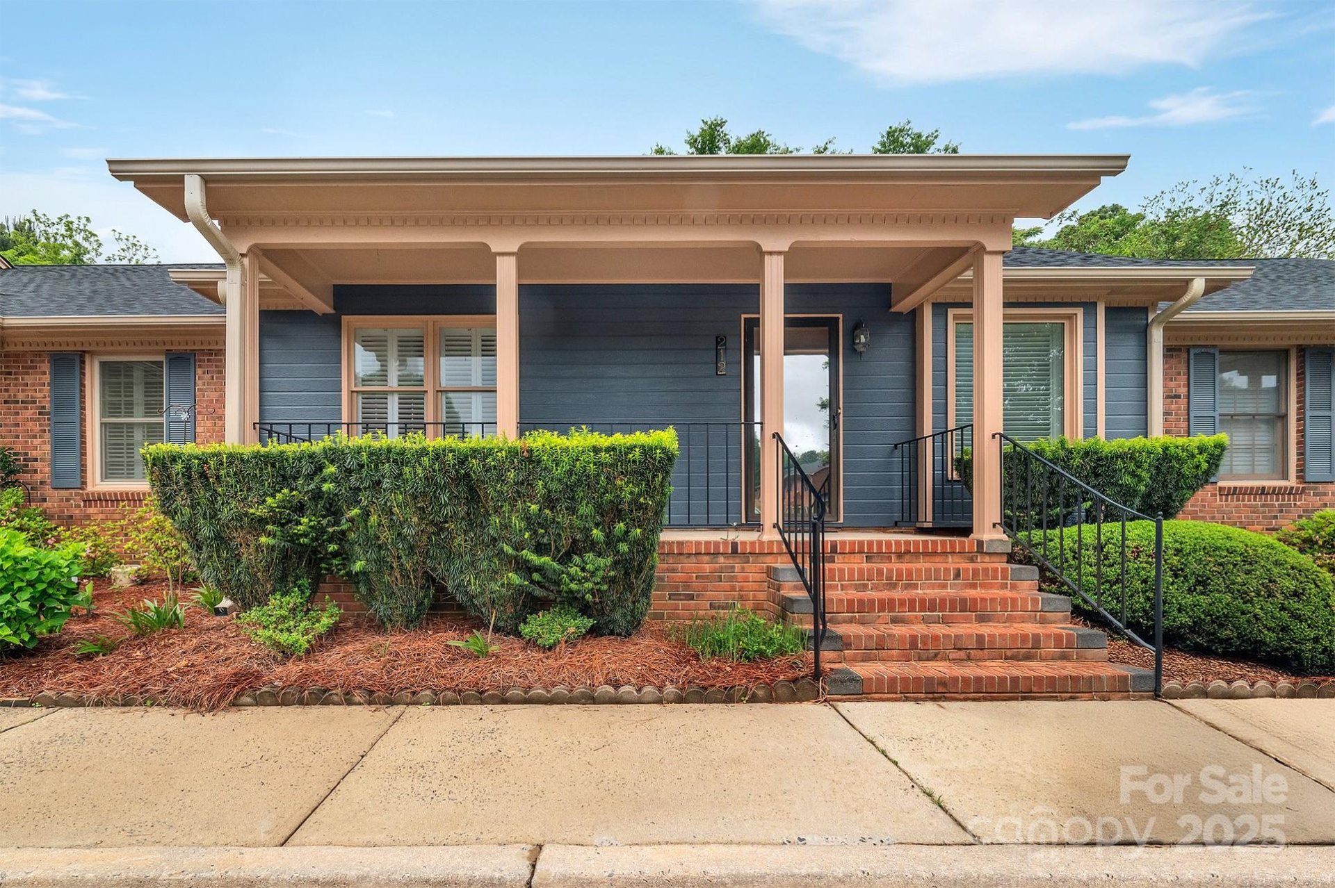 Olde Pointe, Rock Hill Community