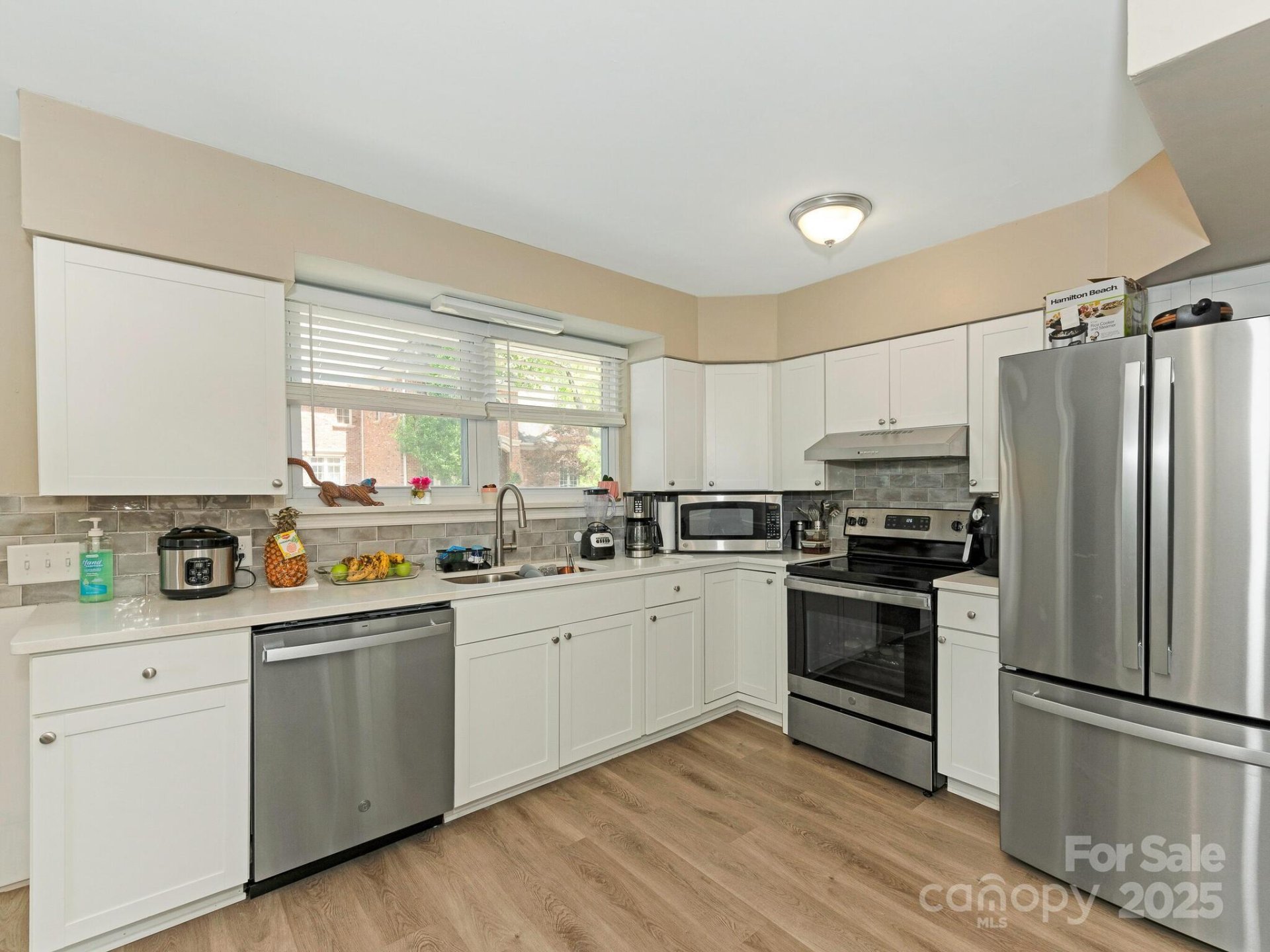 Property image 3 at 1301 S Kings Drive, Charlotte, NC 28207