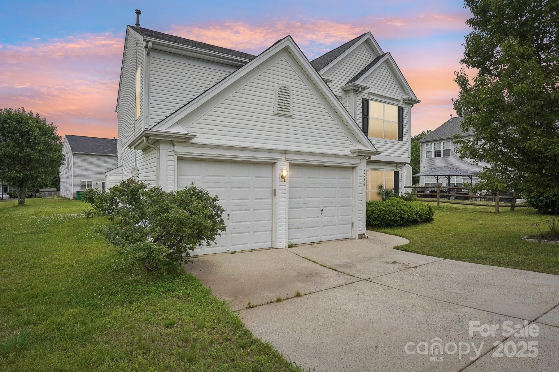 Property image 3 at 3038 Old Ironside Drive, Charlotte, NC 28213