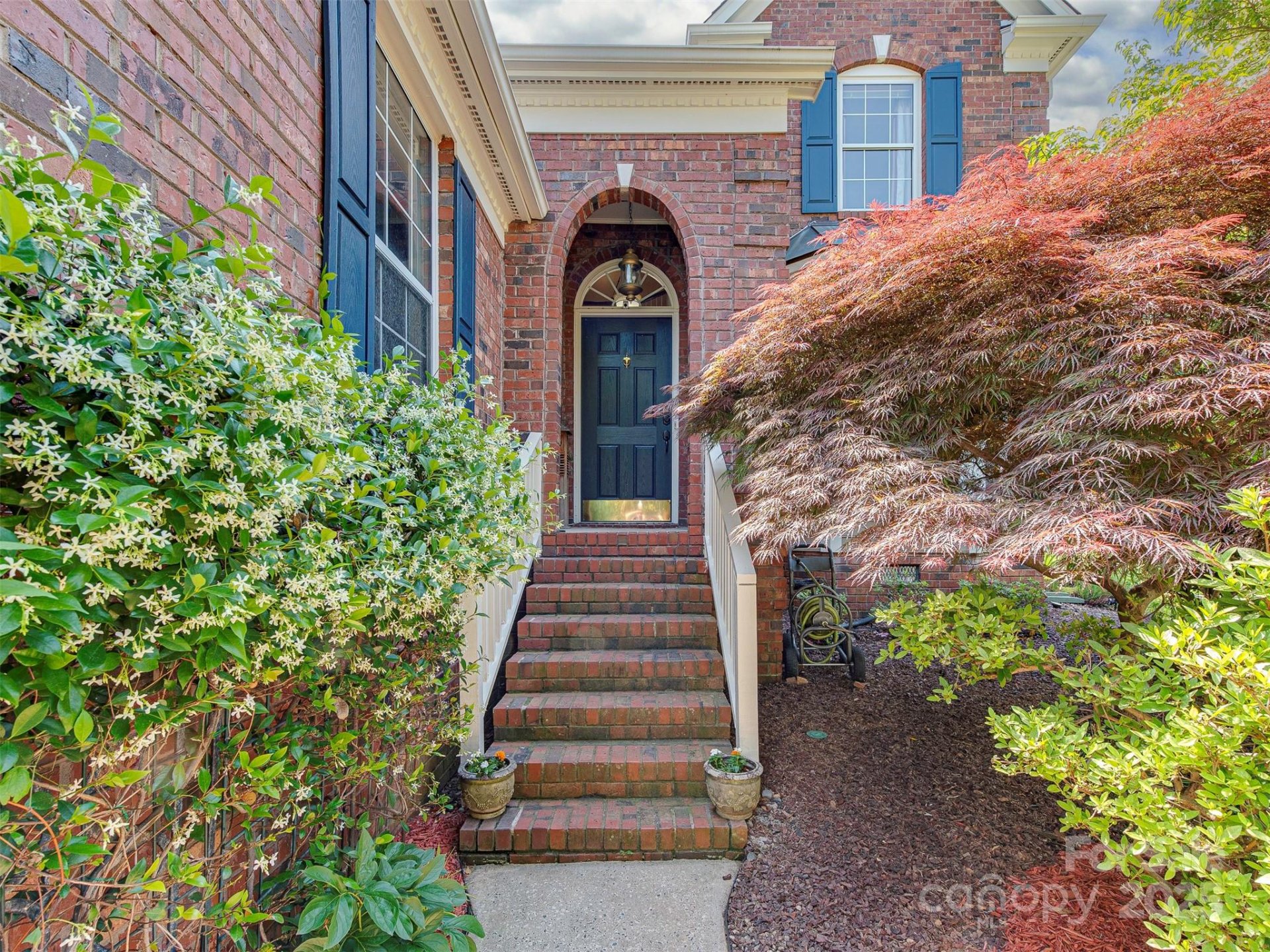 2825 Redfield Drive