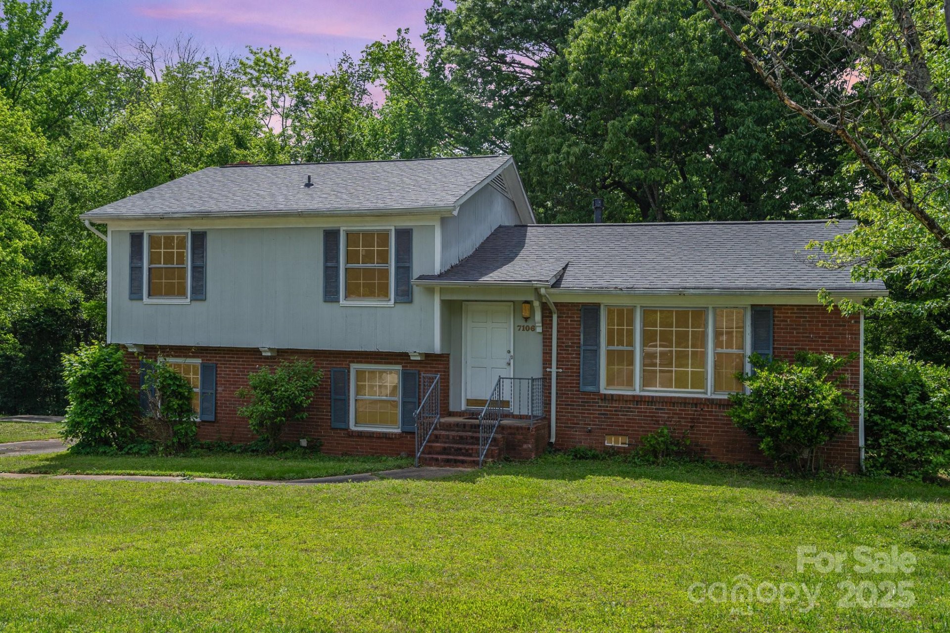 Property image 1 at 7106 Marlbrook Drive, Charlotte, NC 28212