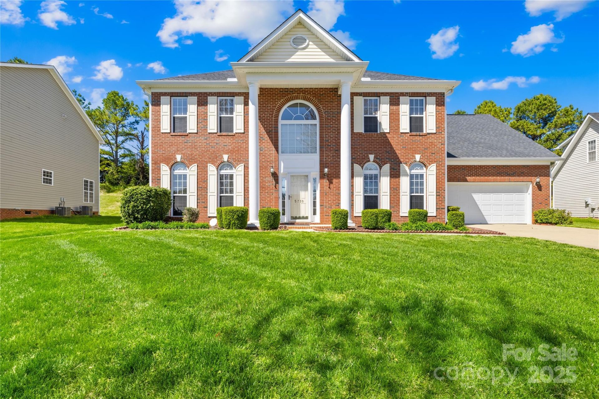 Coventry, Charlotte Community