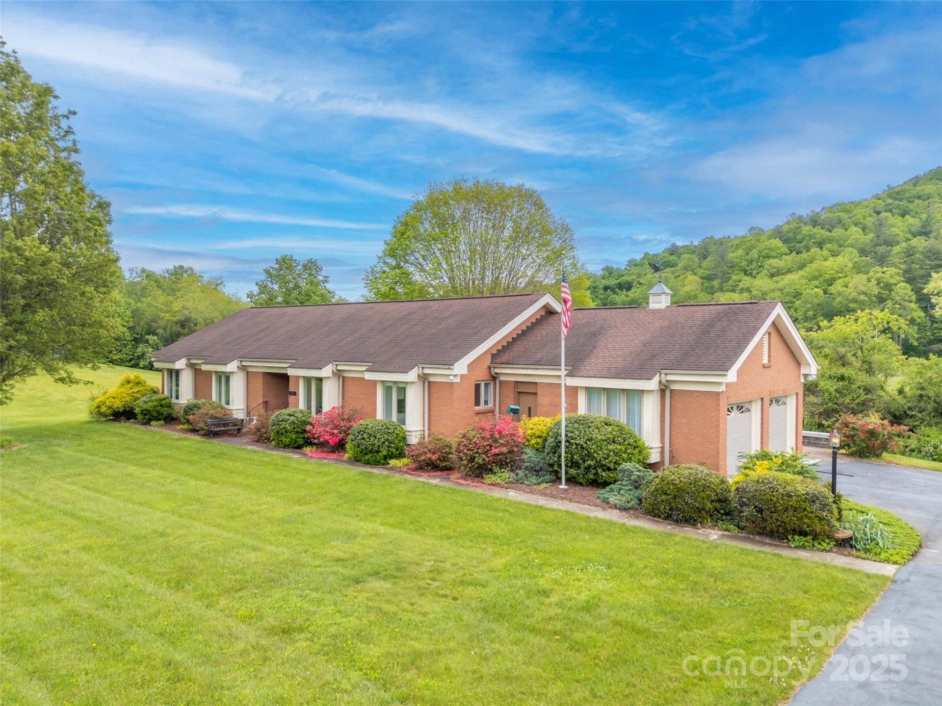 Property image 4 at 24 Beaumont Drive, Hendersonville, NC 28739