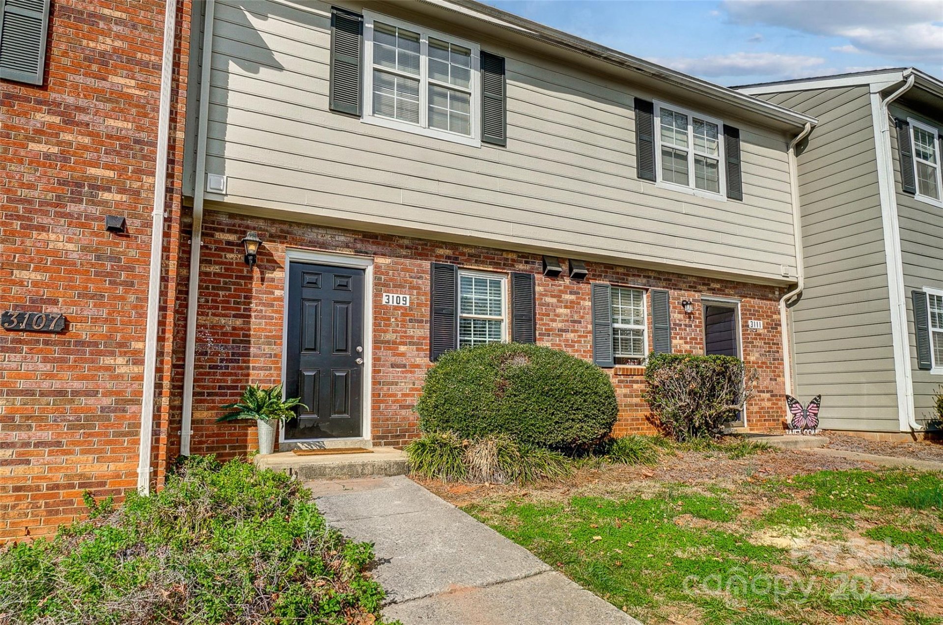 Heathstead, Charlotte Community