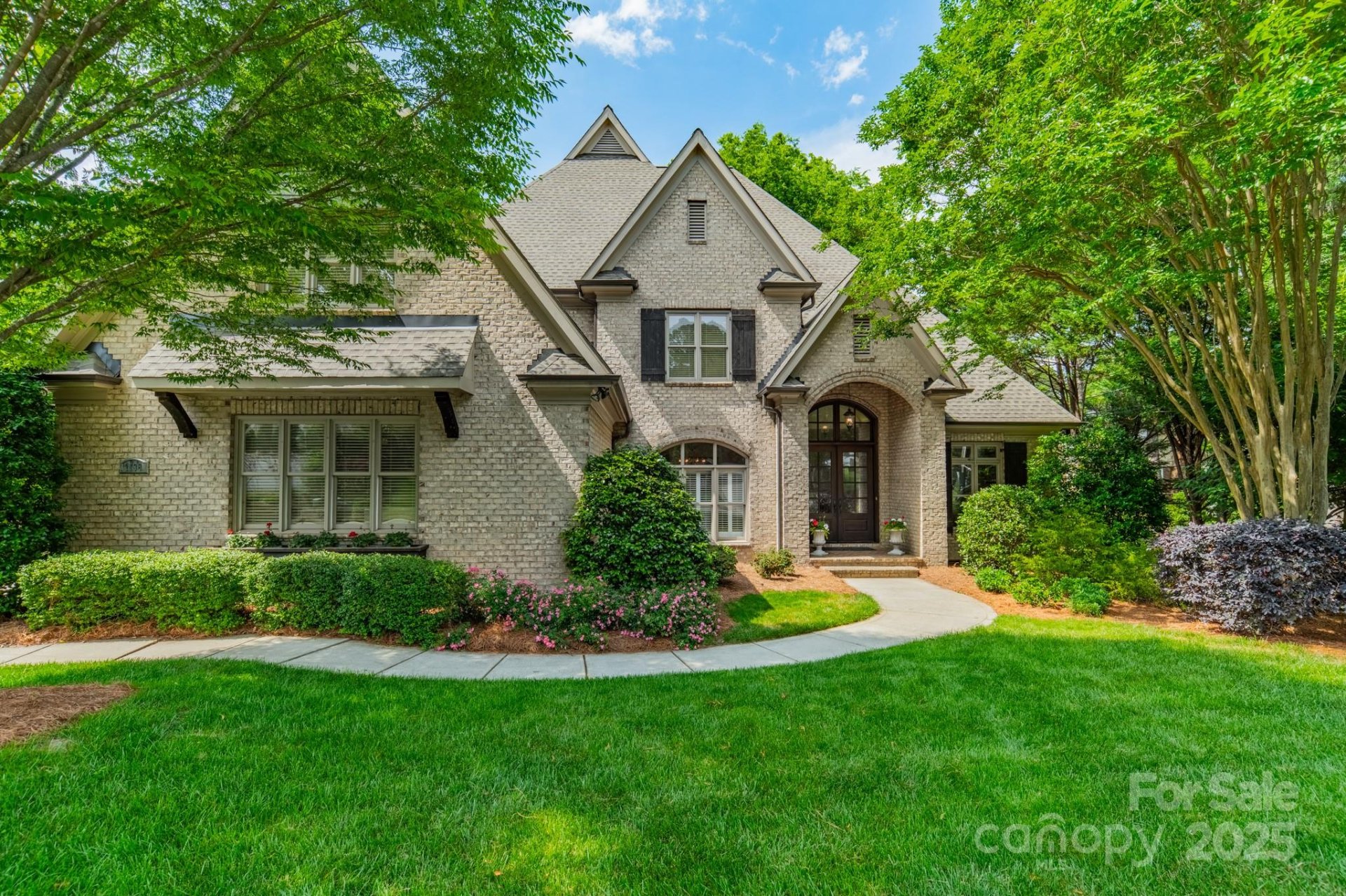 Stonecroft, Charlotte Community