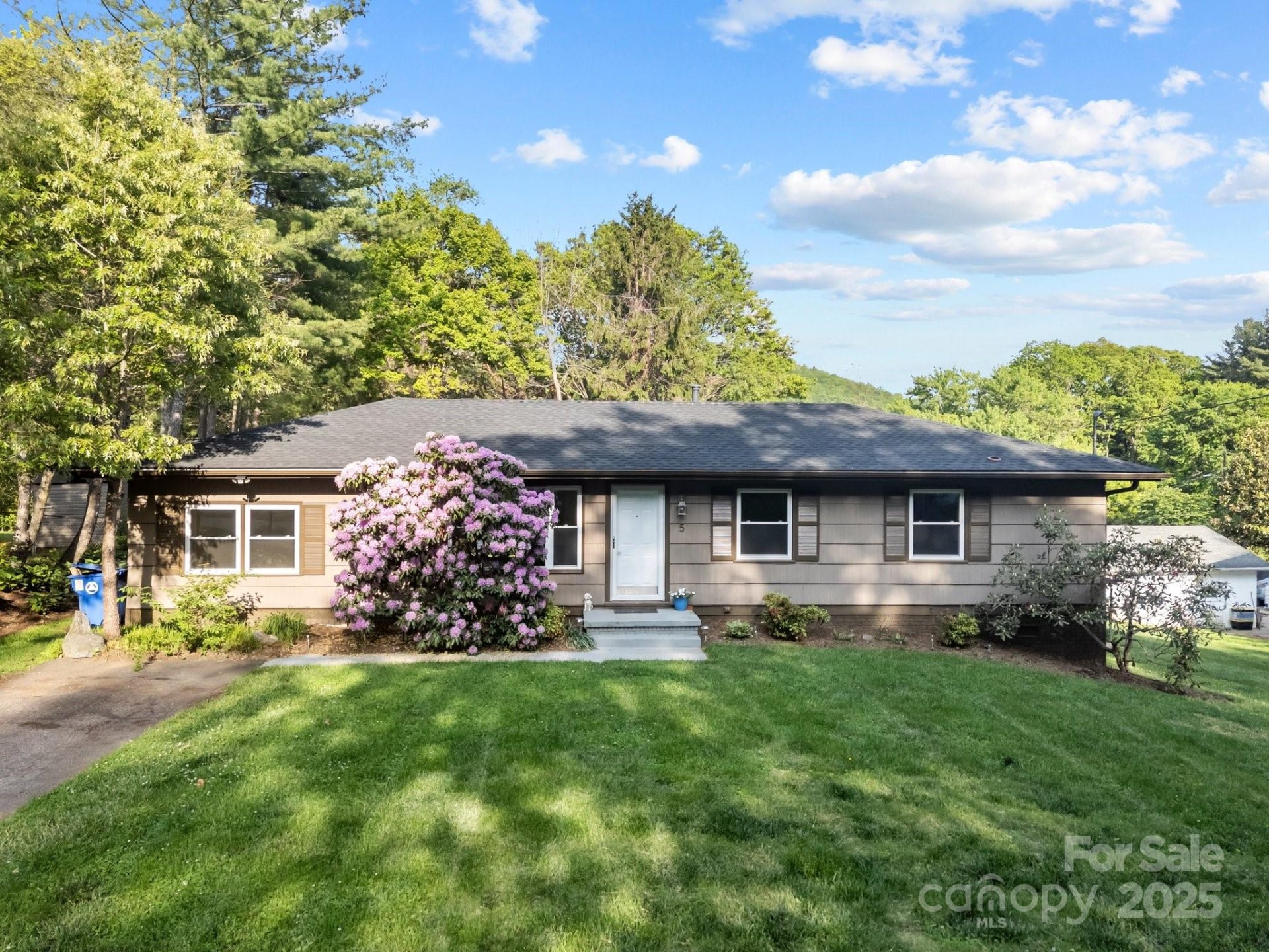 5 Hillview Road