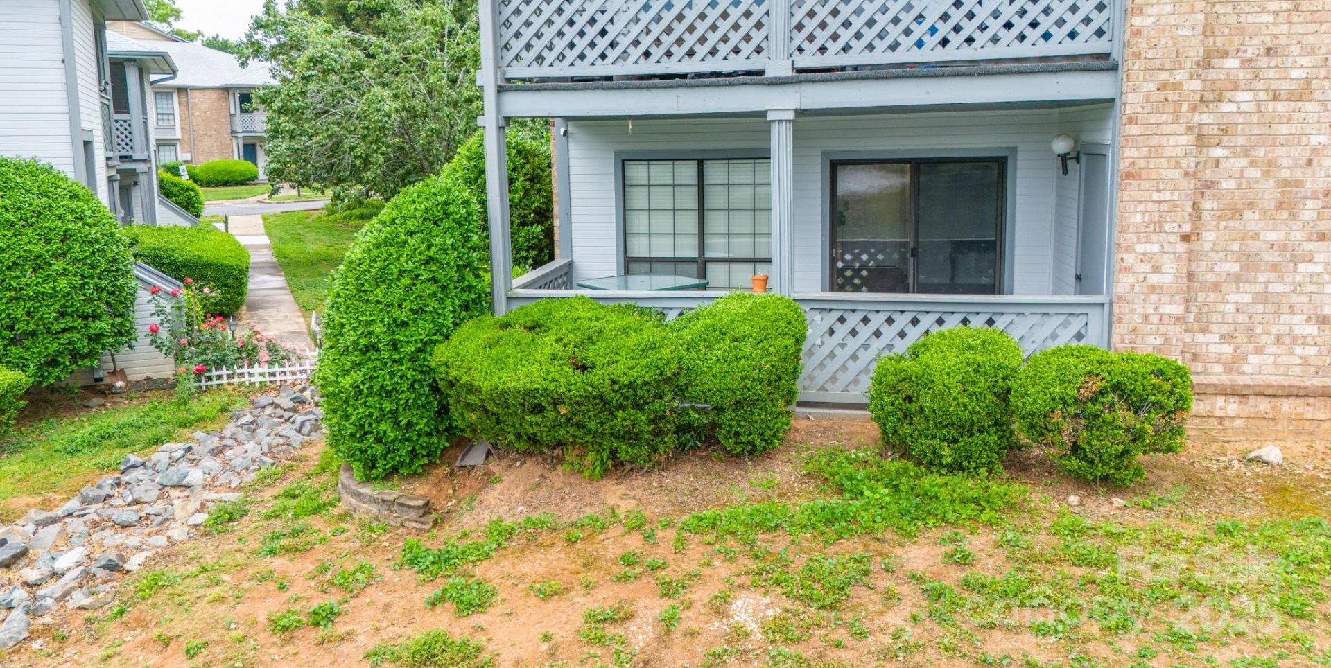 Property image 3 at 5833 Harris Grove Lane, Charlotte, NC 28212