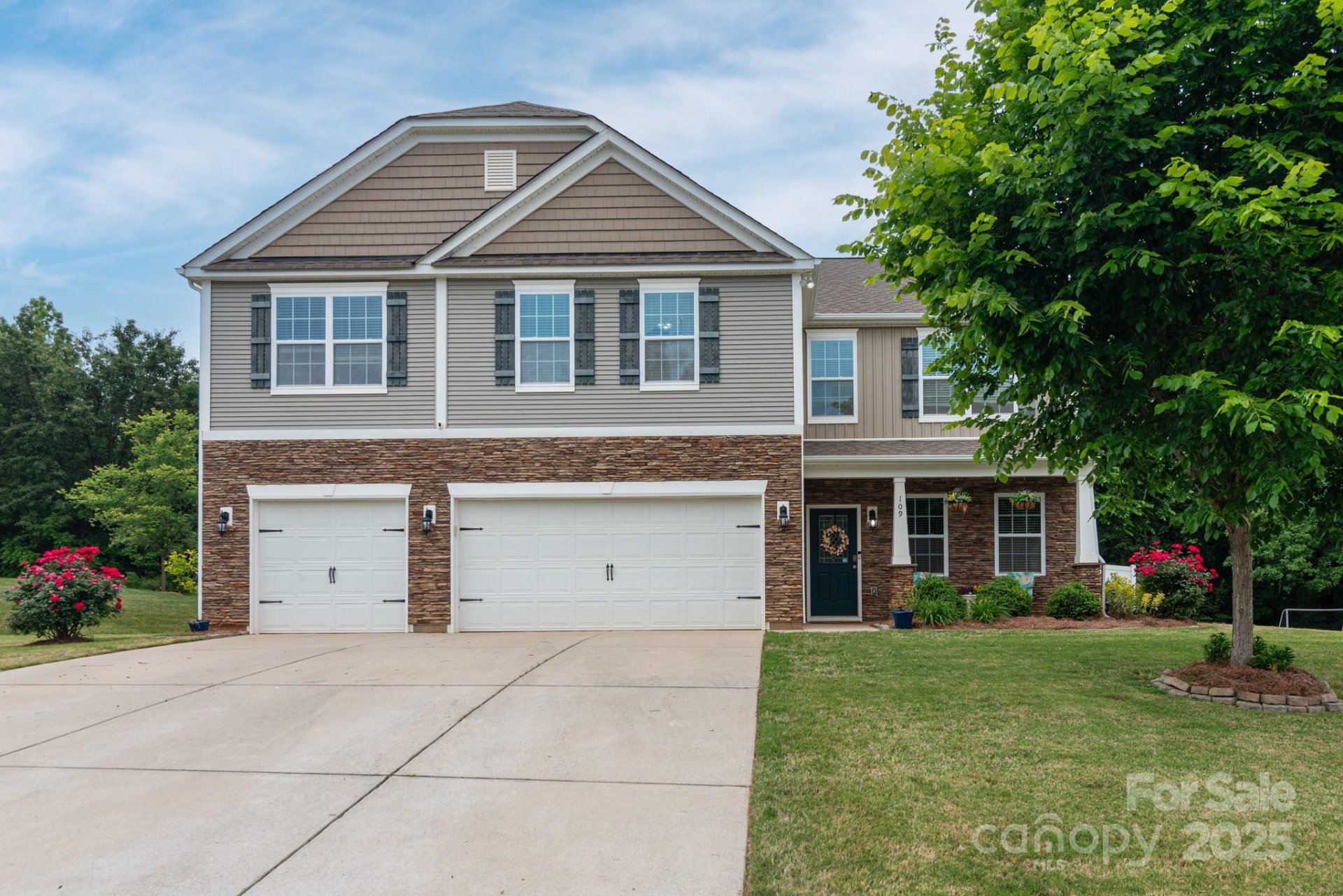 Meadow Brook Estates, Mount Holly Community