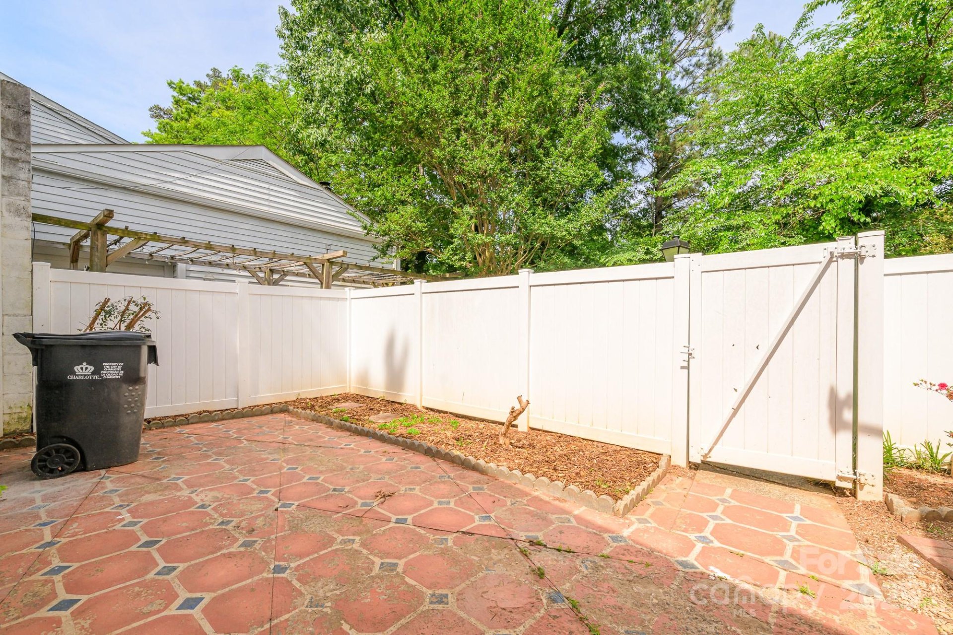Property image 3 at 7129 Stonington Lane, Charlotte, NC 28227