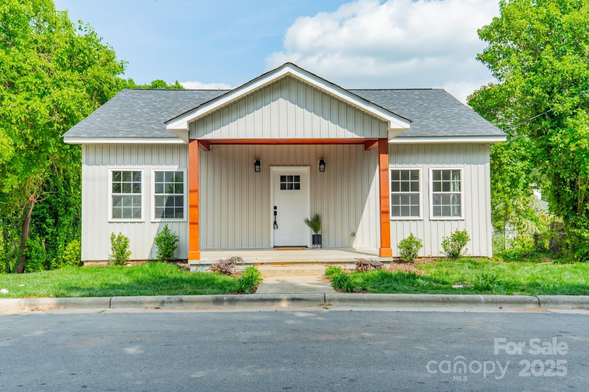 Property image 4 at 322 S Hill Street, Gastonia, NC 28052