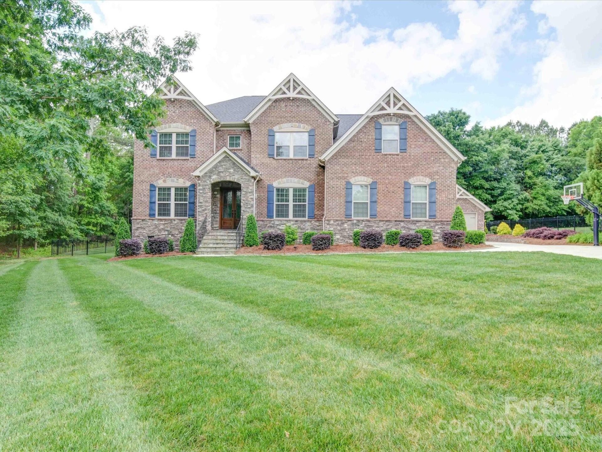 Property image 2 at 6004 Quintessa Drive, Matthews, NC 28104