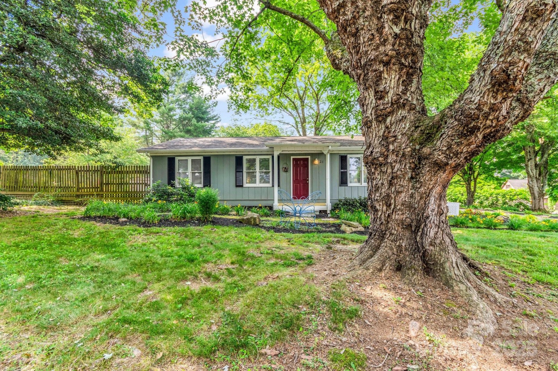 Property image 2 at 21 Stoney Nob Drive, Hendersonville, NC 28792