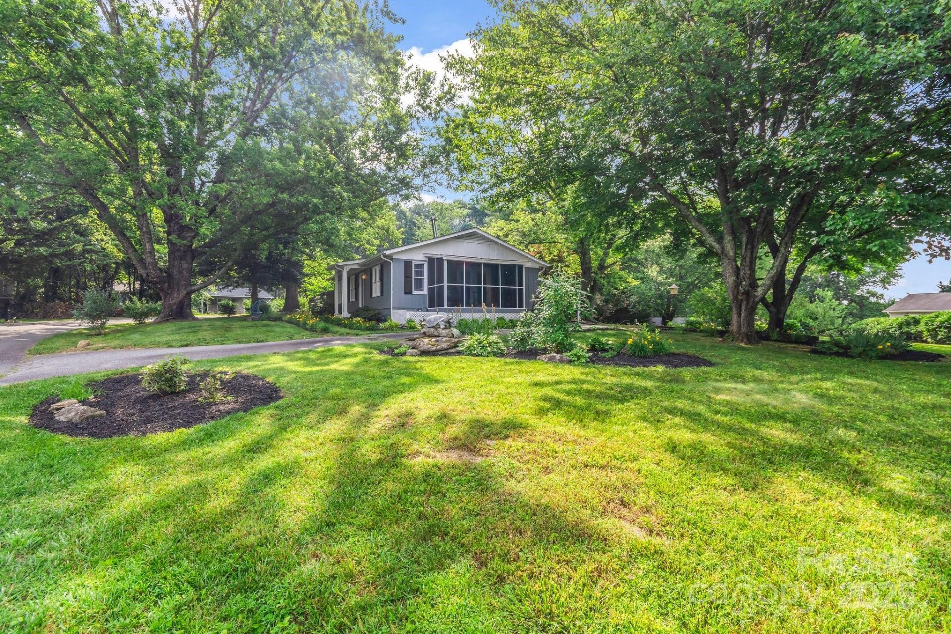 Property image 5 at 21 Stoney Nob Drive, Hendersonville, NC 28792