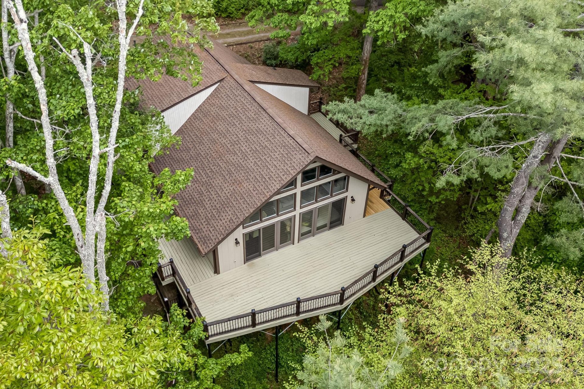 Property image 1 at 8 Quinn Court, Asheville, NC 28805