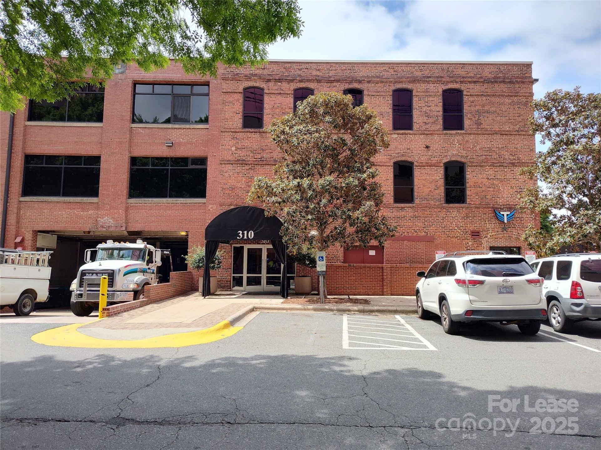 Factory South, Charlotte Community