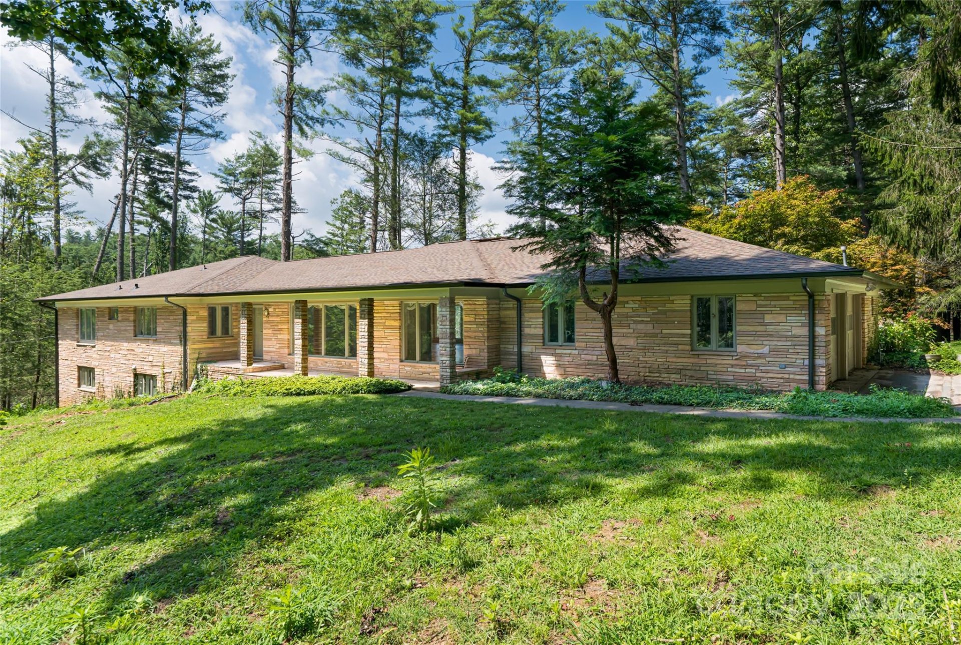 426 Vanderbilt Road