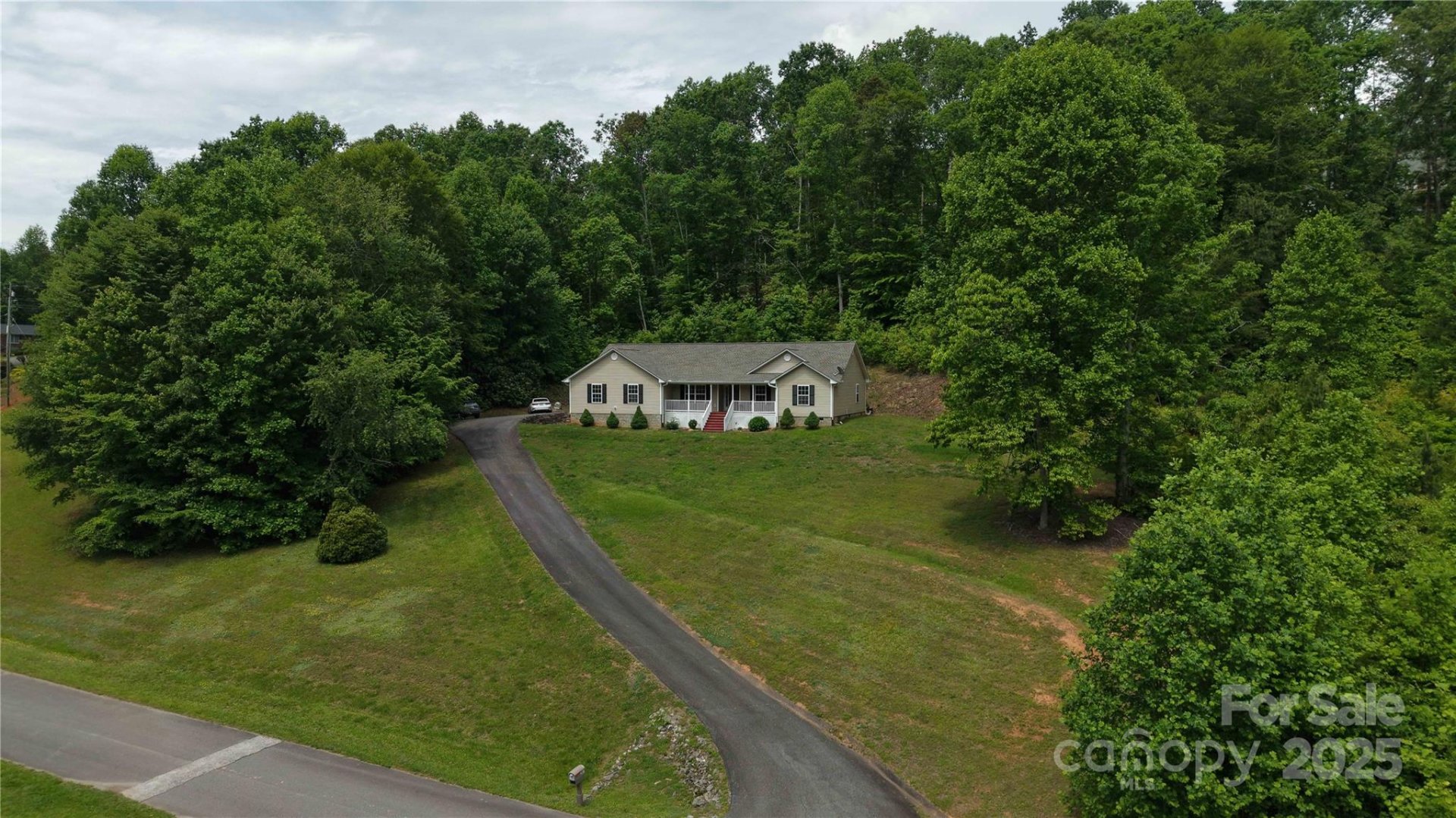 Property image 5 at 207 Lakeview Drive, Marion, NC 28752