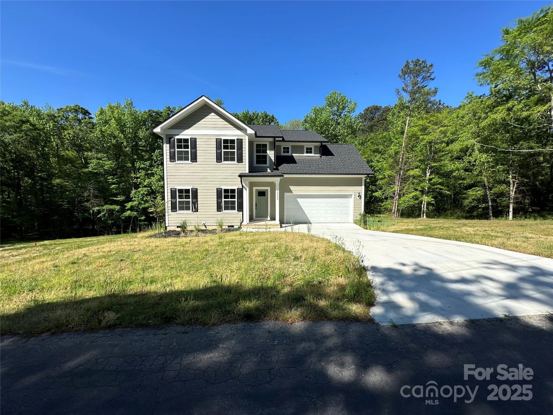 1563 Riverview Circle