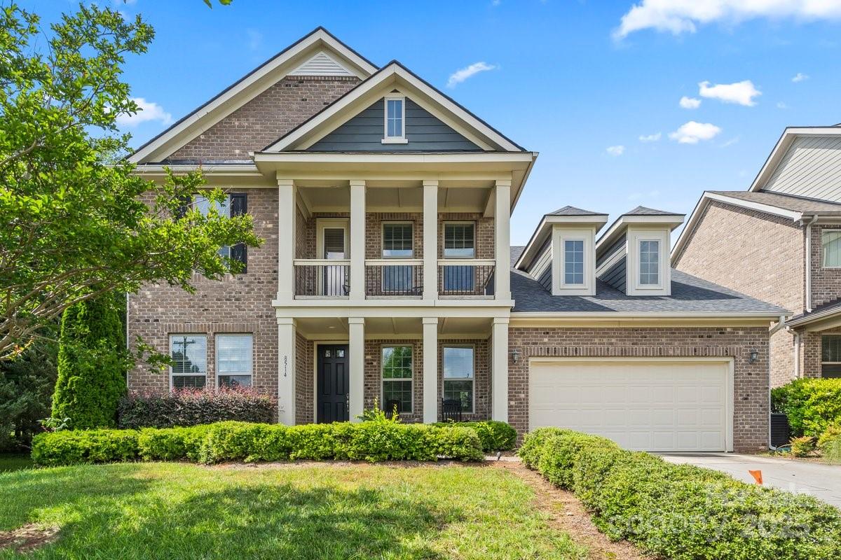 Olde Blakeney, Charlotte Community