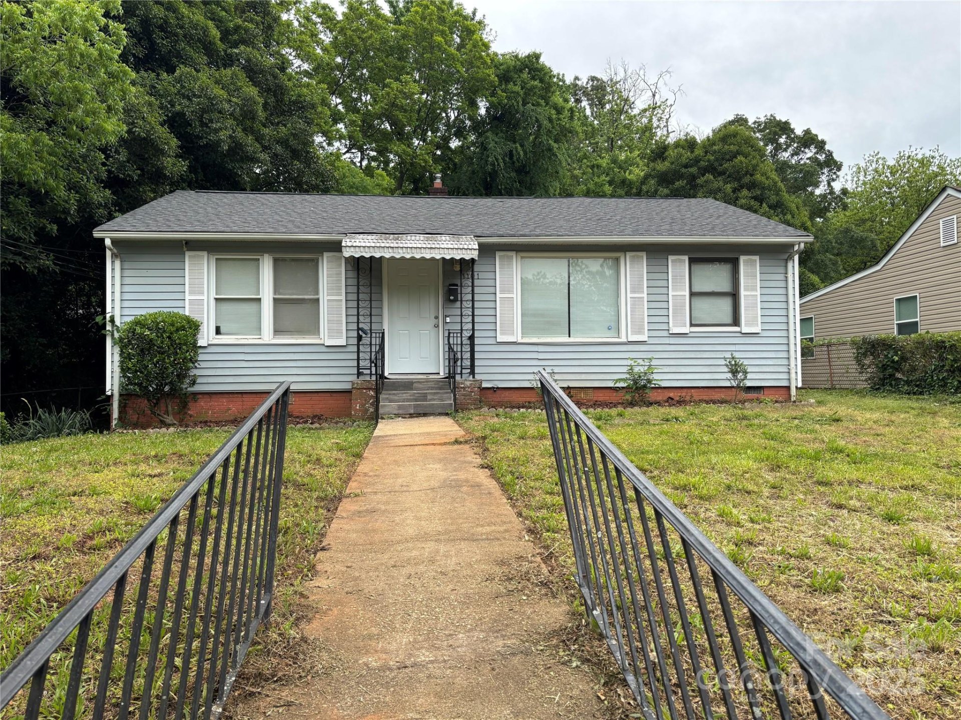 Property image 1 at 1101 Mona Drive, Charlotte, NC 28206