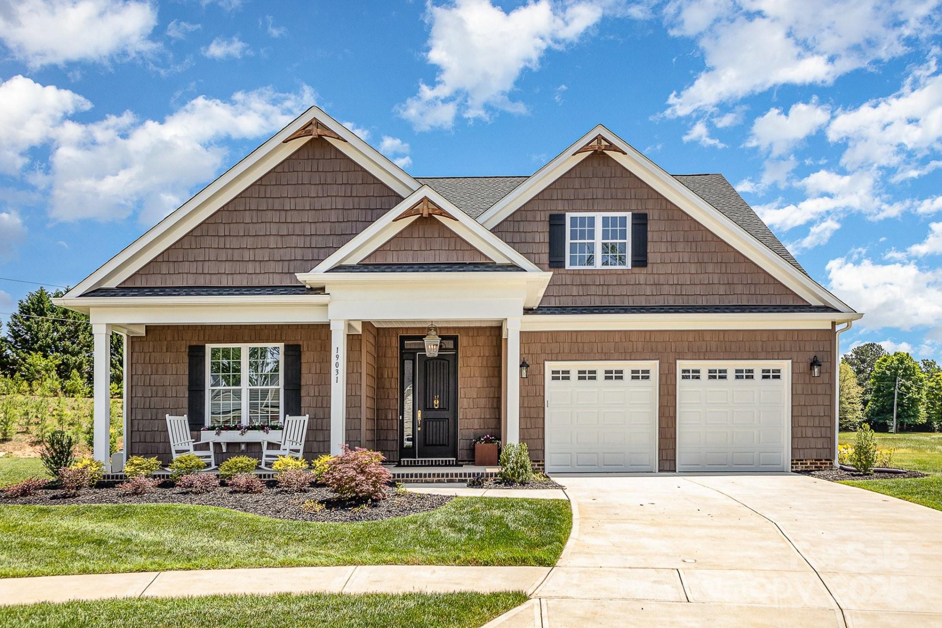 Baileys Glen, Cornelius Community