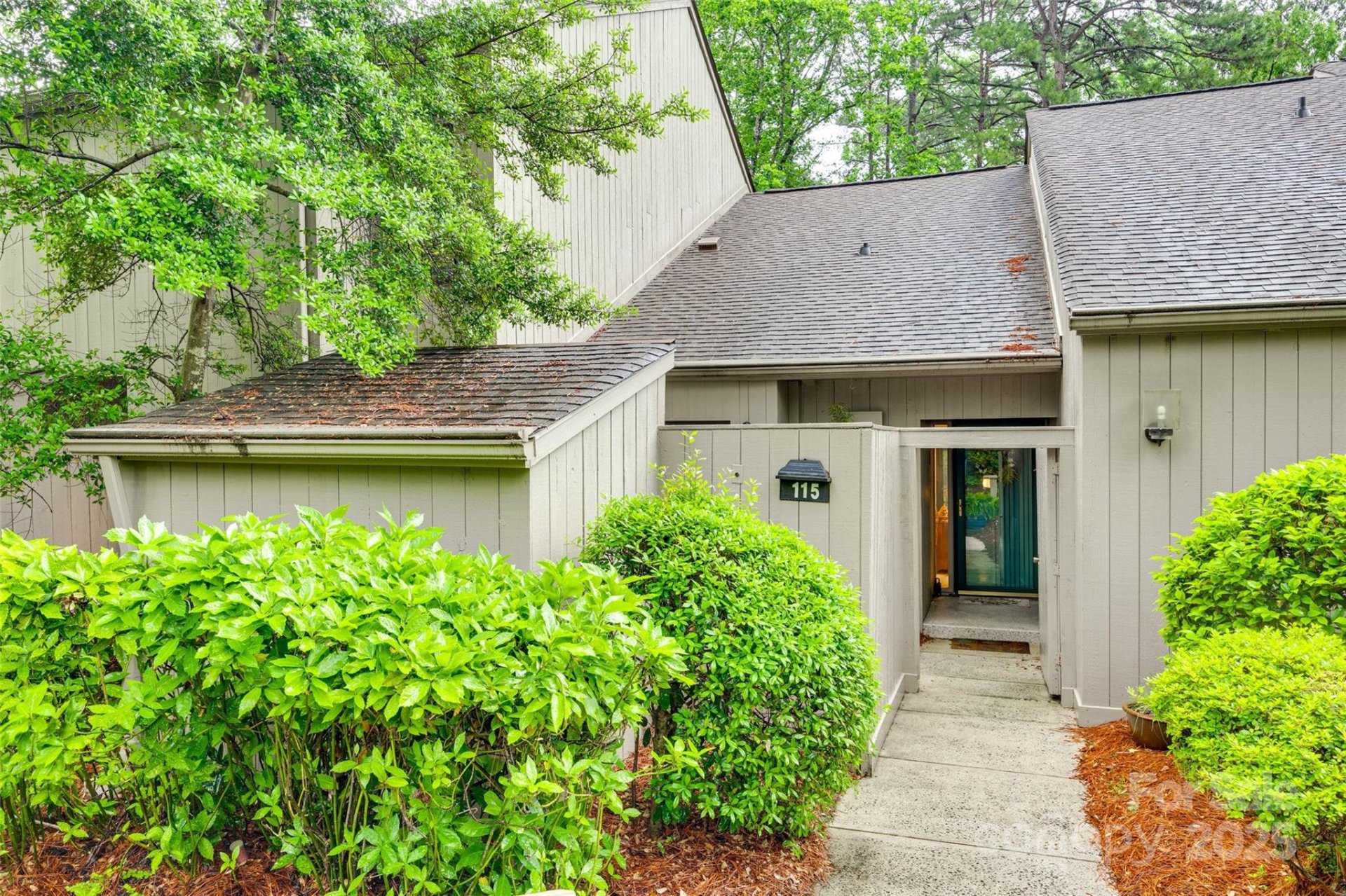 115 Pine Grove Circle