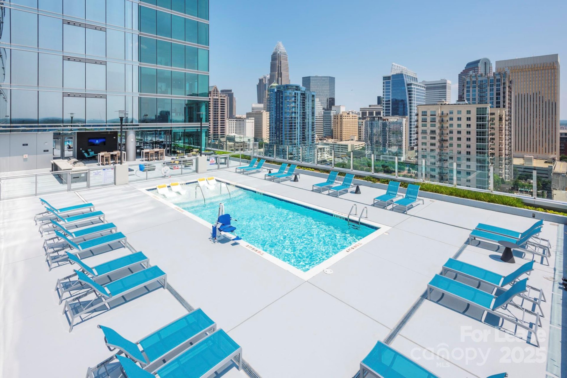 Property image 3 at 401 S Graham Street, Charlotte, NC 28202