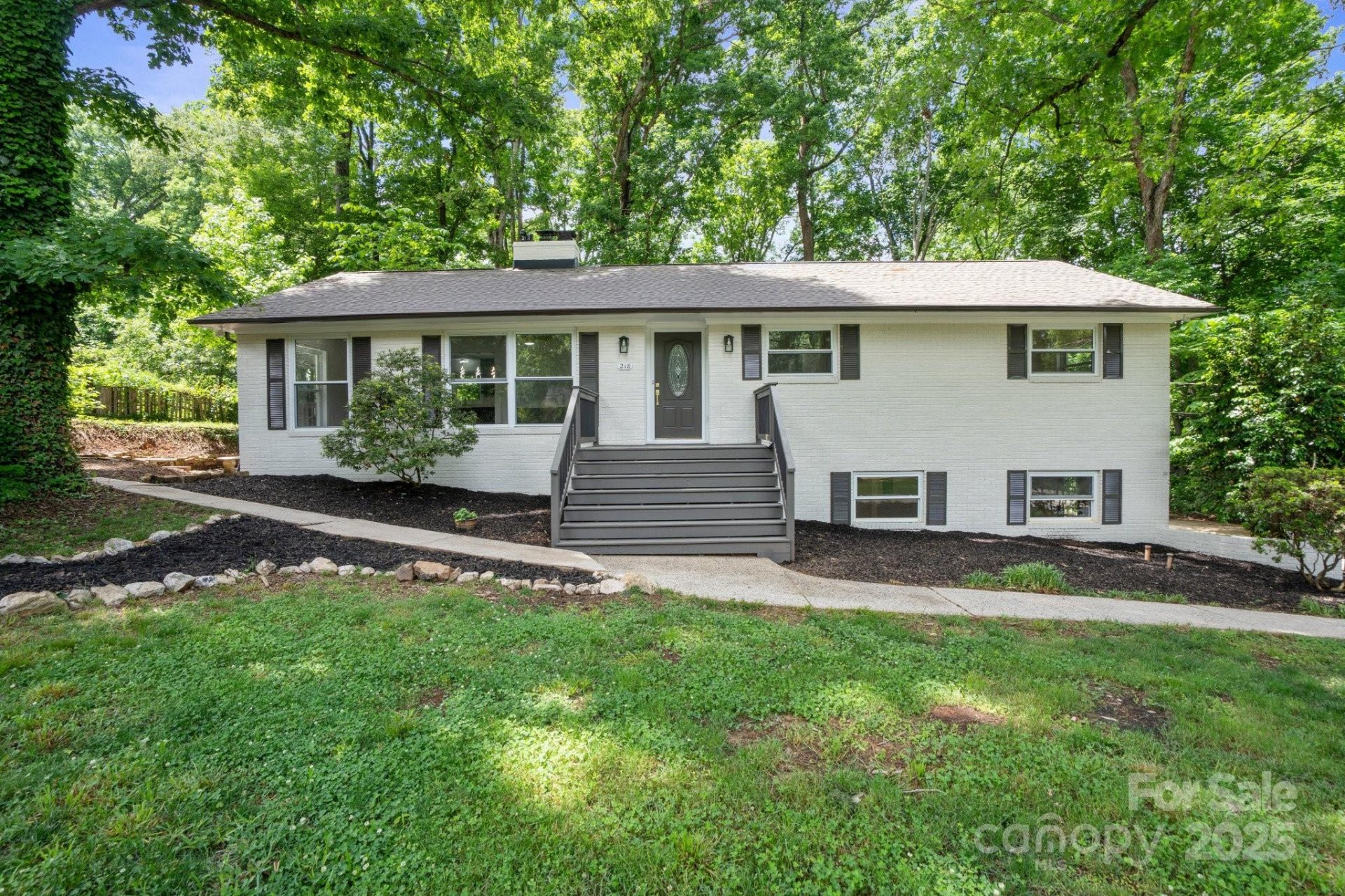 218 Kingsway Circle