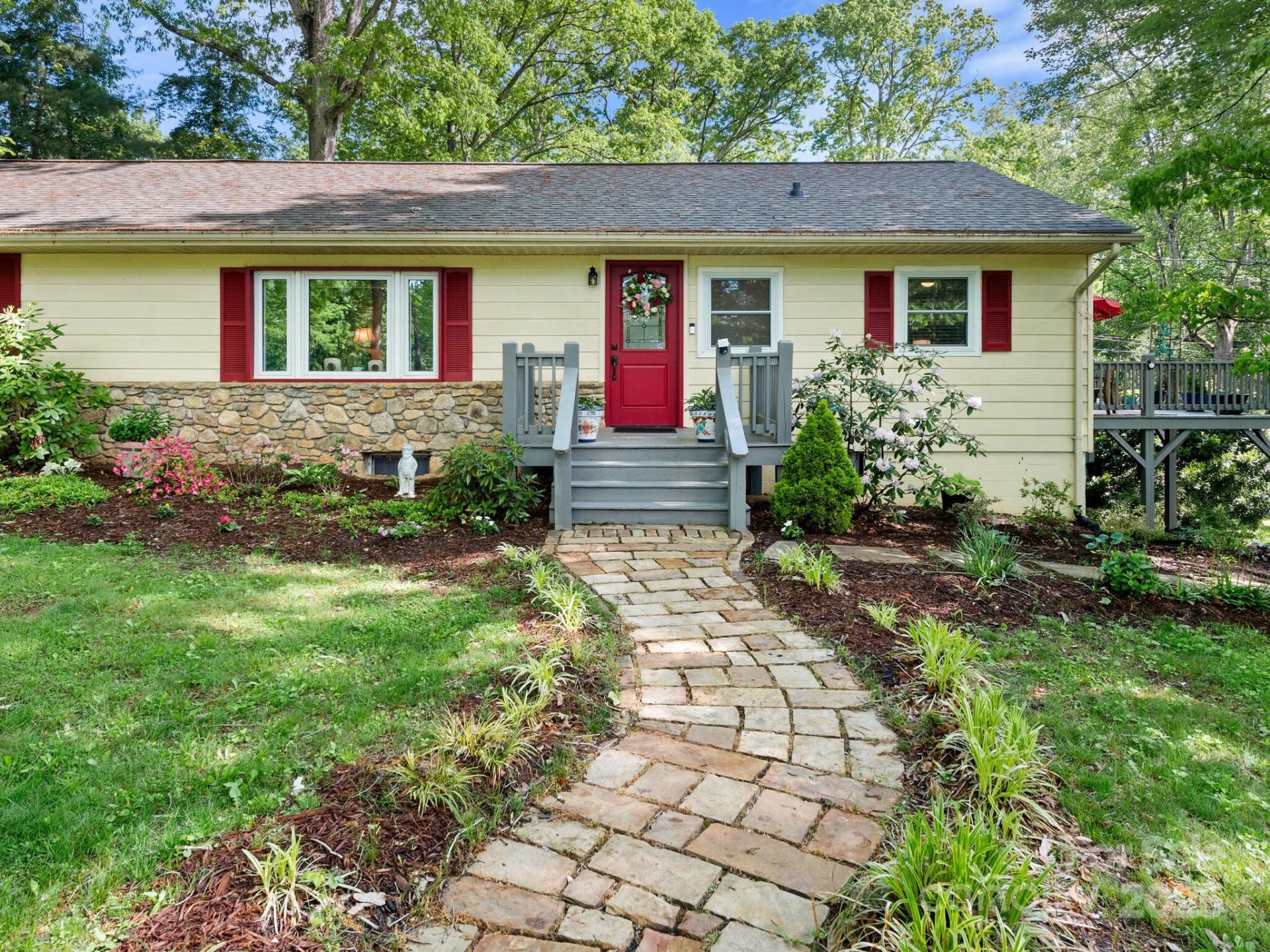 Property image 2 at 52 Fairway Drive, Asheville, NC 28805