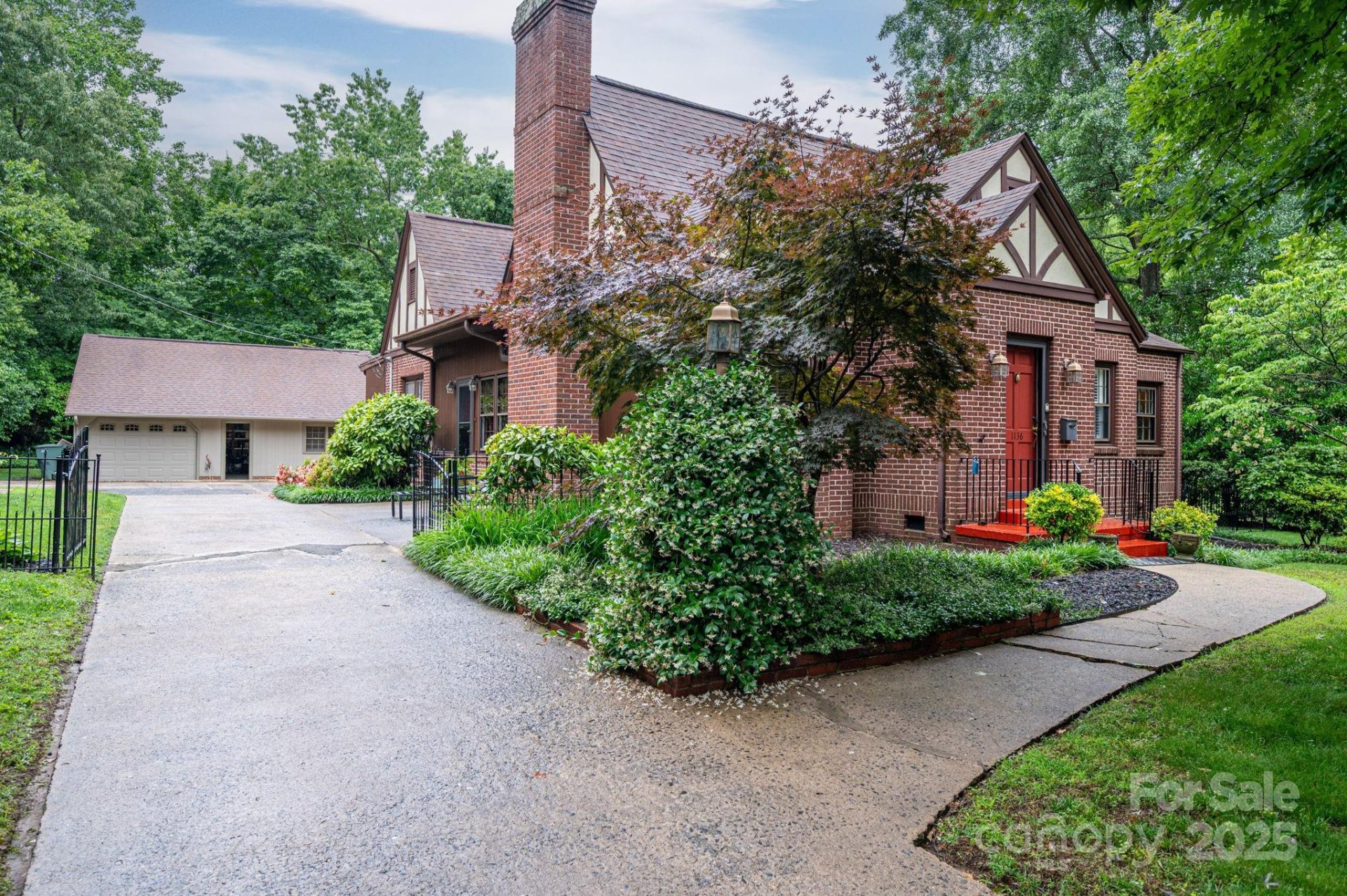 Property image 1 at 1136 S Edgemont Avenue, Gastonia, NC 28054