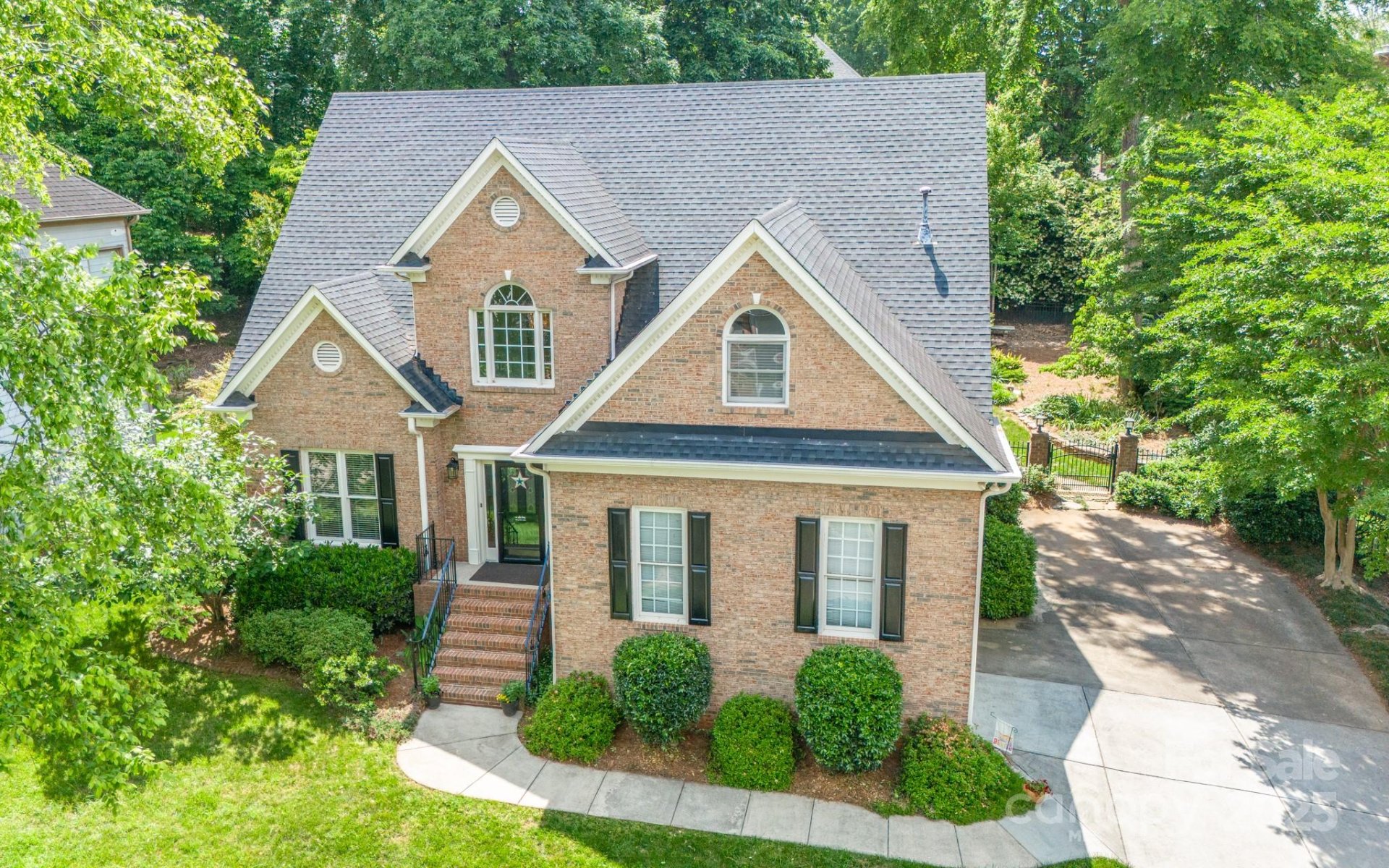 Hunters Valley, Charlotte Community