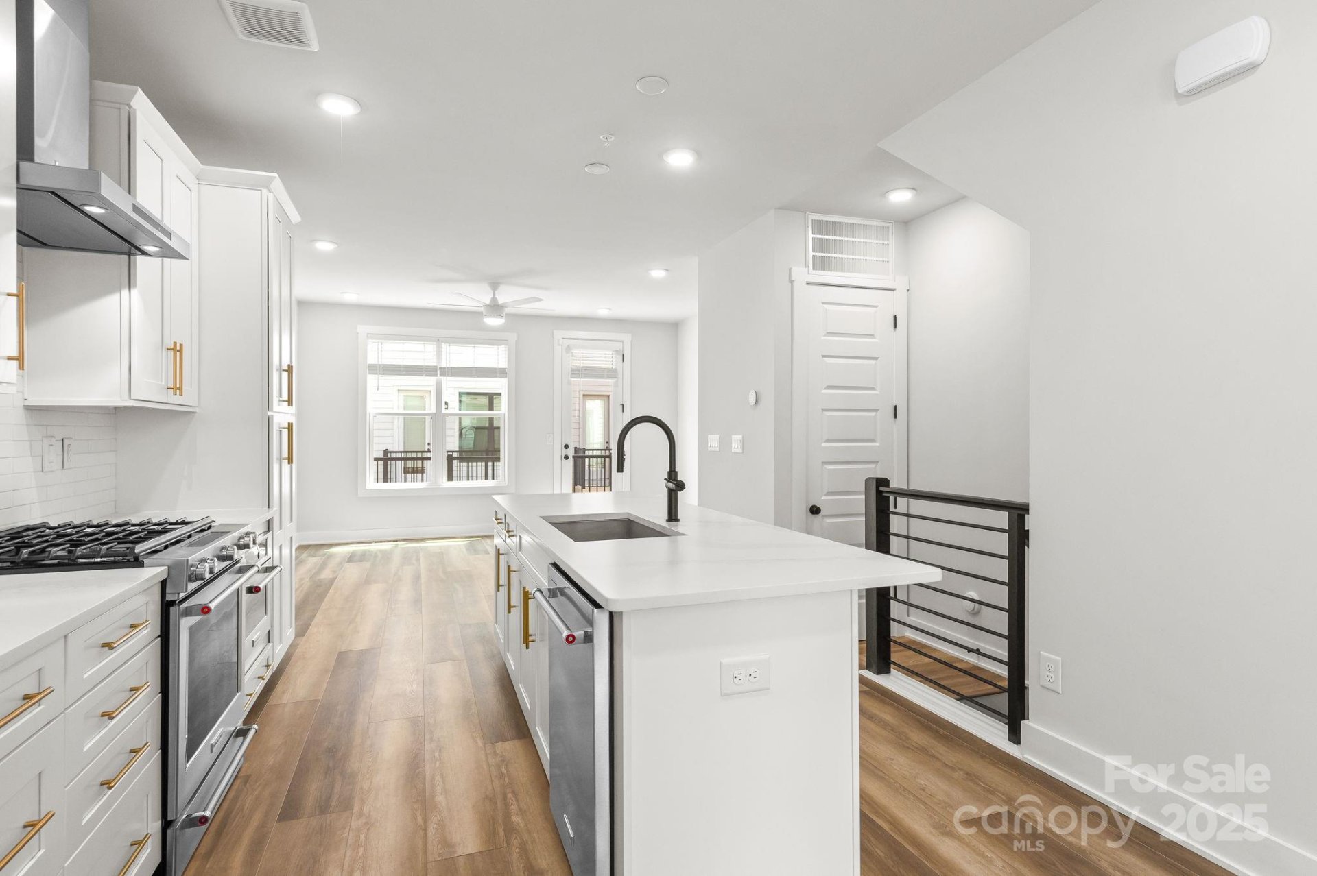 Property image 3 at 4011 Tundra Road, Charlotte, NC 28203