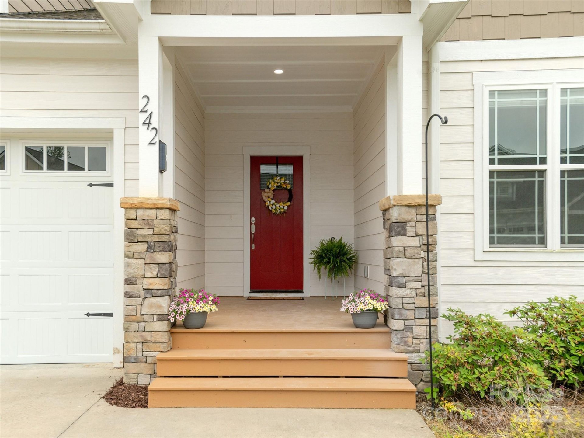 Property image 3 at 242 Leyland Circle, Hendersonville, NC 28792