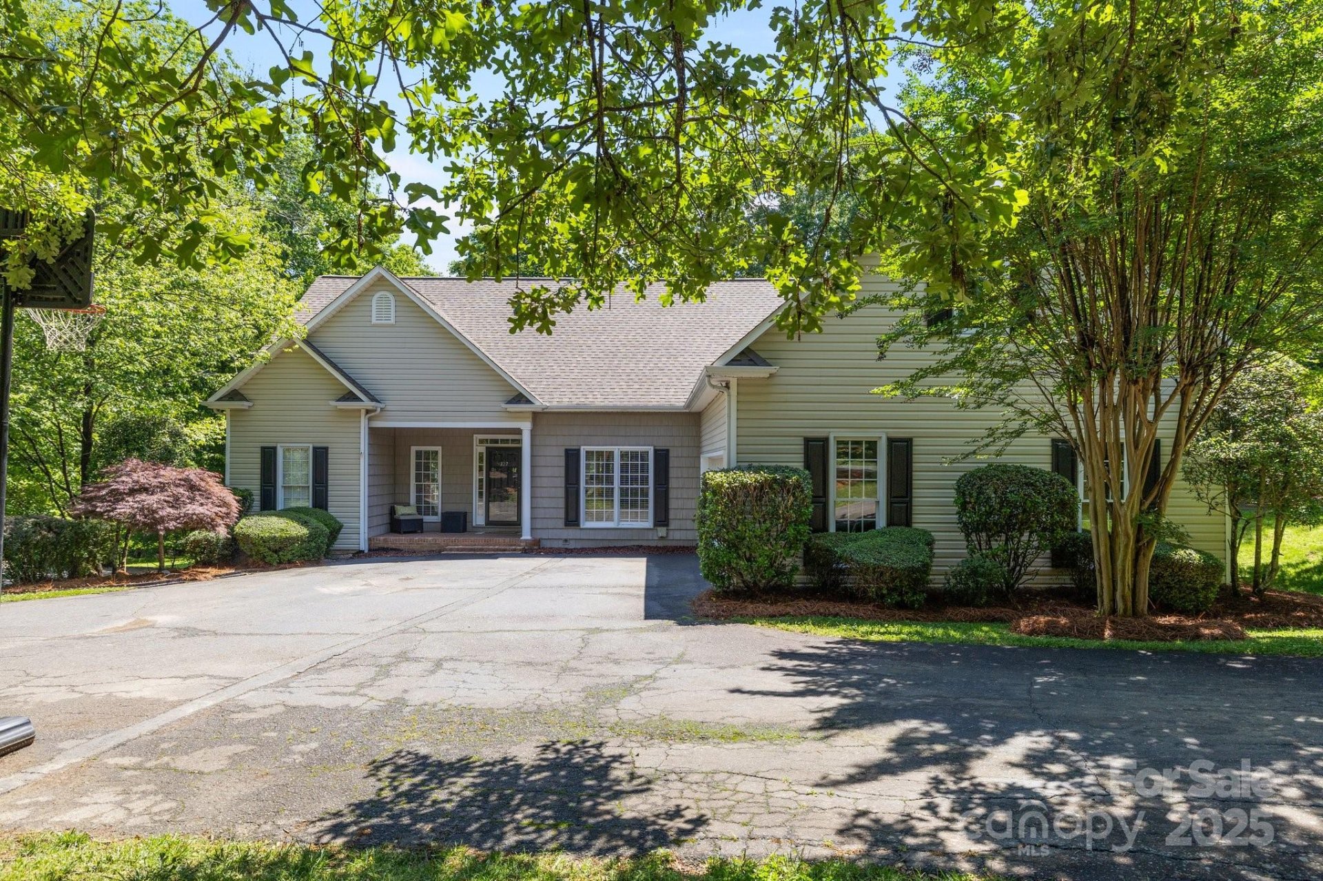 Property image 1 at 327 Wilby Drive, Charlotte, NC 28270