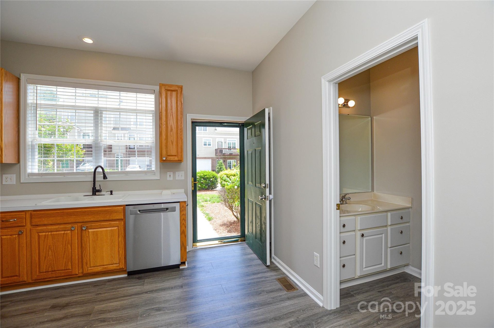 Property image 3 at 105 Woodsong Lane, Mooresville, NC 28117