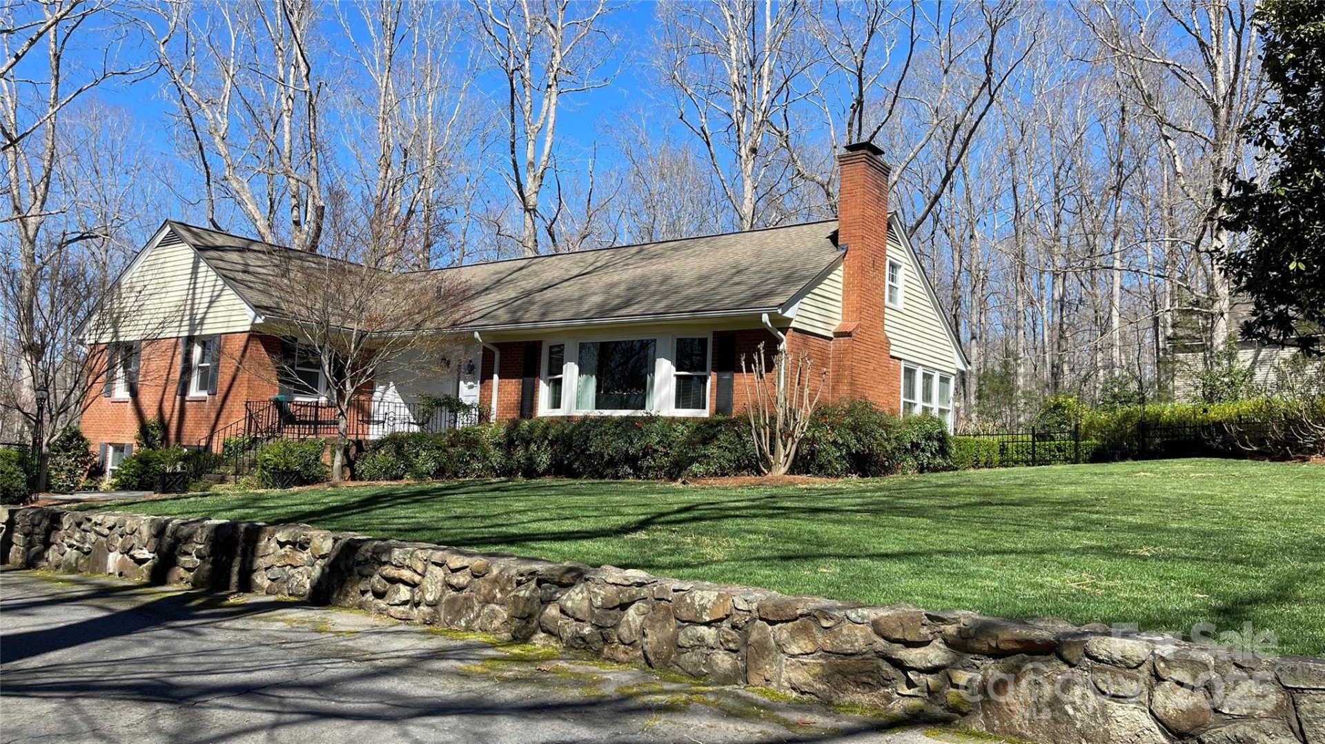 700 Valleyview Drive