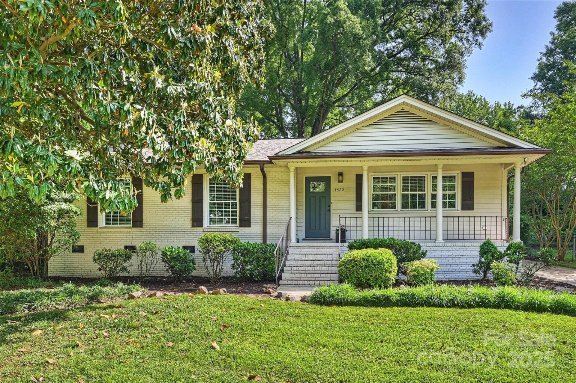 Rama Woods, Charlotte Community