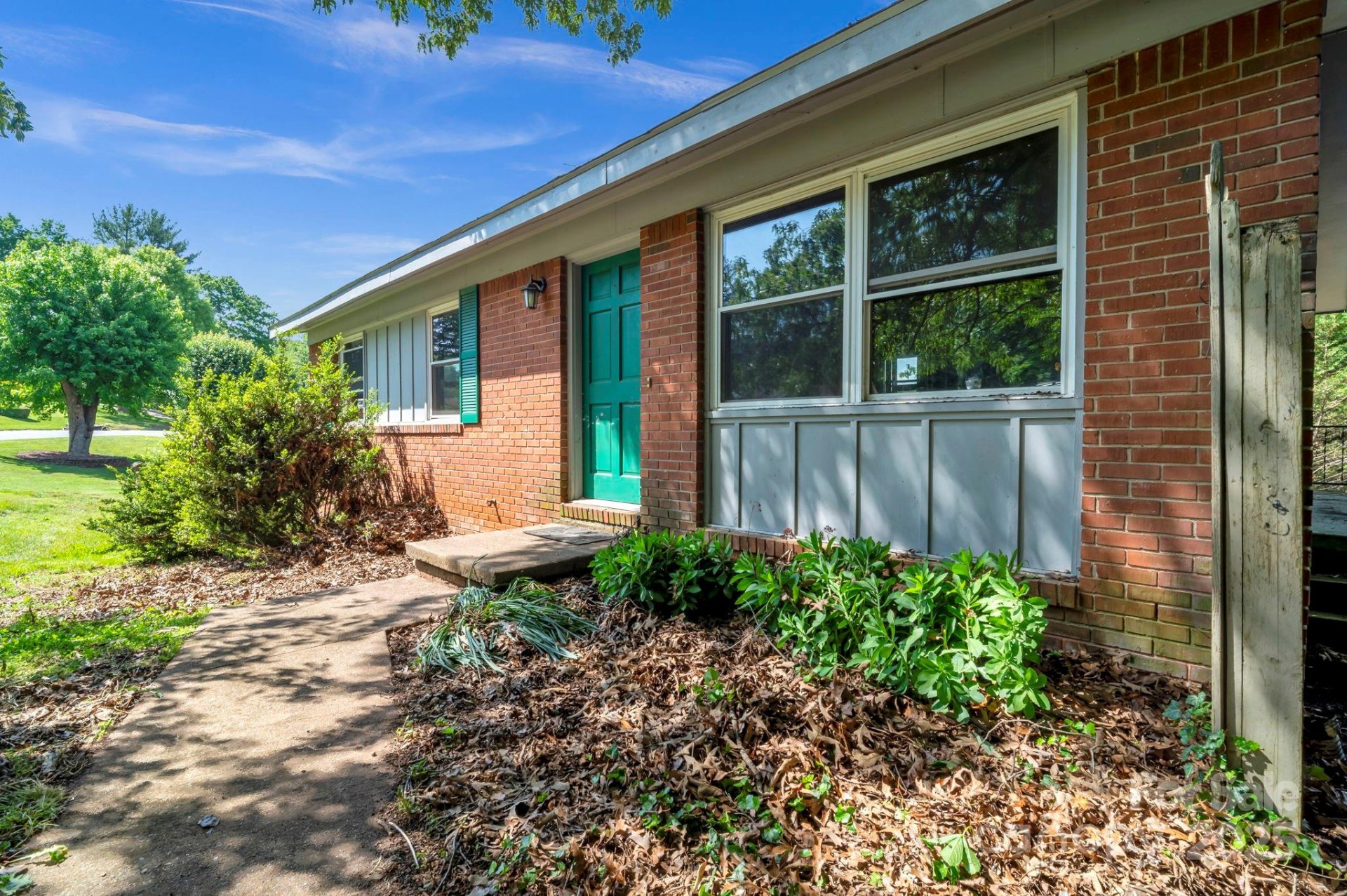 Property image 1 at 40 Evelake Drive, Asheville, NC 28806