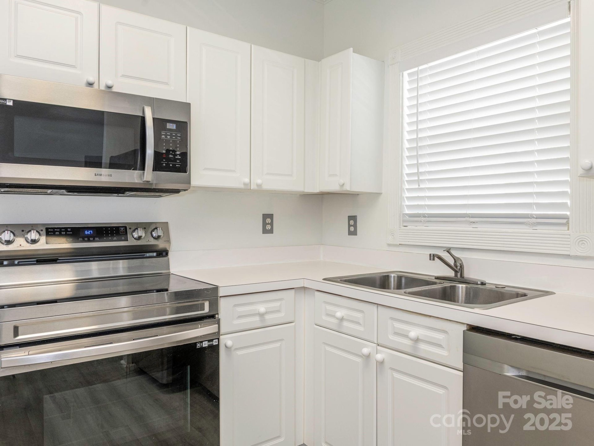 Property image 2 at 8747 Coralbell Lane, Charlotte, NC 28213